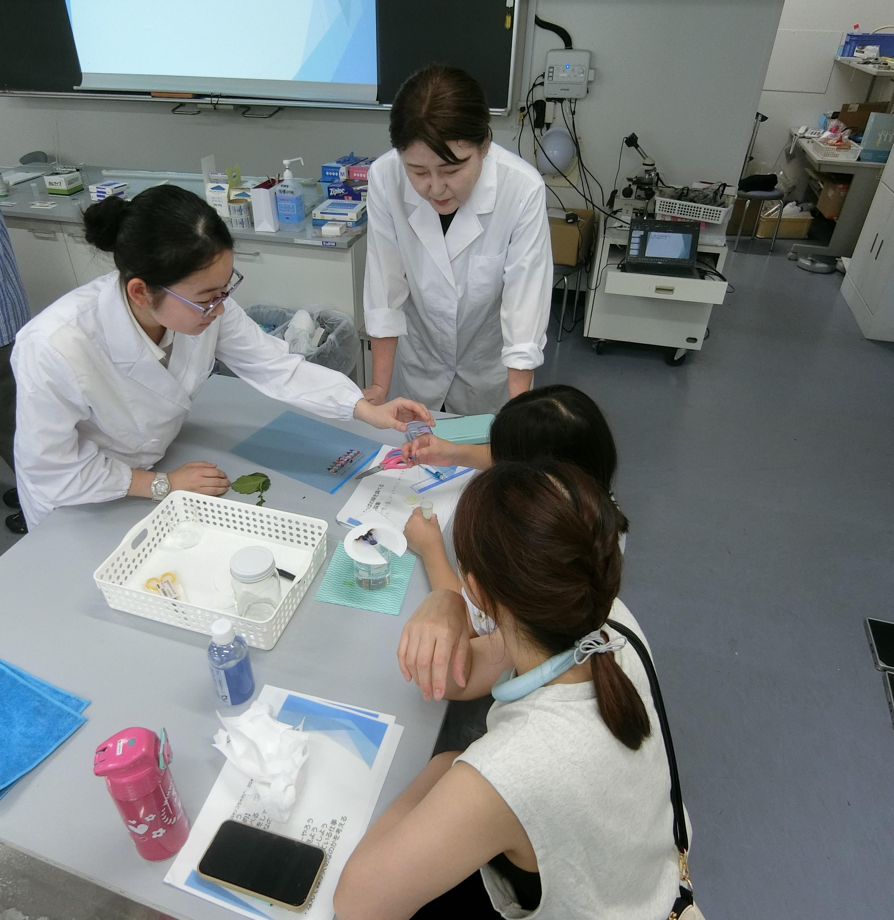 昭和女子大学附属昭和中学校・高等学校　「スーパーサイエンスコース」の生徒が内閣府男女共同参画局の取り組み　「理工チャレンジ」イベントで小学生に理科の楽しさを広める - 8/2・3開催