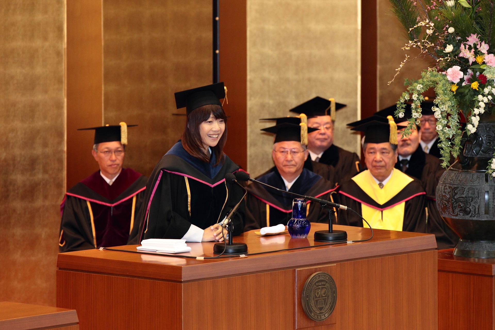 高橋尚子さんが入学式で新入生に祝辞を贈る -- 大阪学院大学