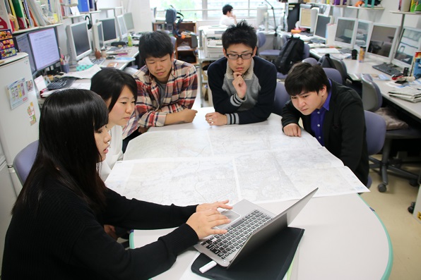 摂南大学理工学部の学生が、熊本地震被災地の医療情報などをDMATに提供