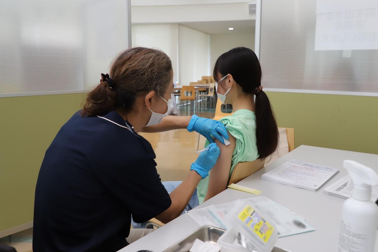東京家政大学が大学拠点接種（職域接種）を実施 -- 10月には2回目を実施予定