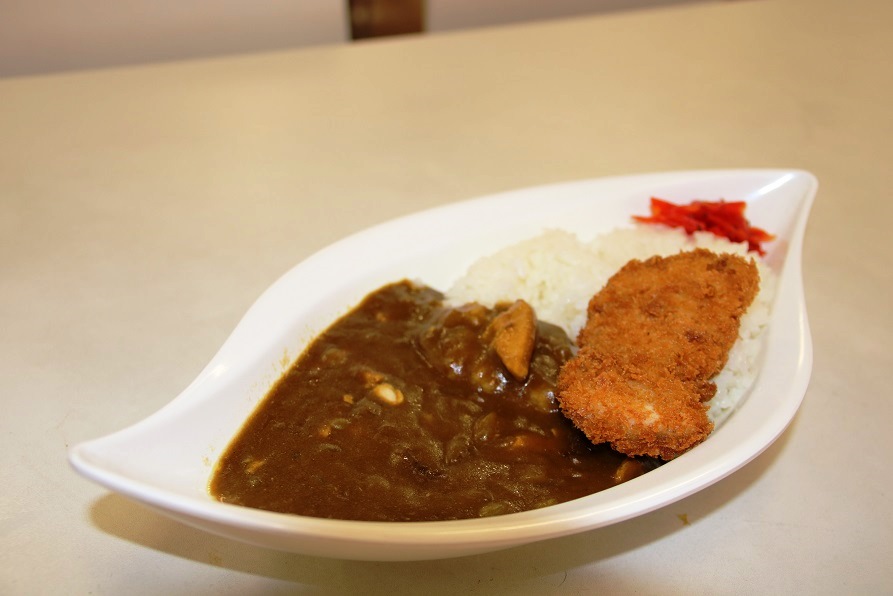 摂南大学の学食で気仙沼市特産のメカジキを使った「メカカレー」を期間限定販売 -- メカジキで震災復興推進