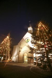 桃山学院大学がクリスマスムードに大変身――１１月３０日に「イルミネーション点灯式」を開催