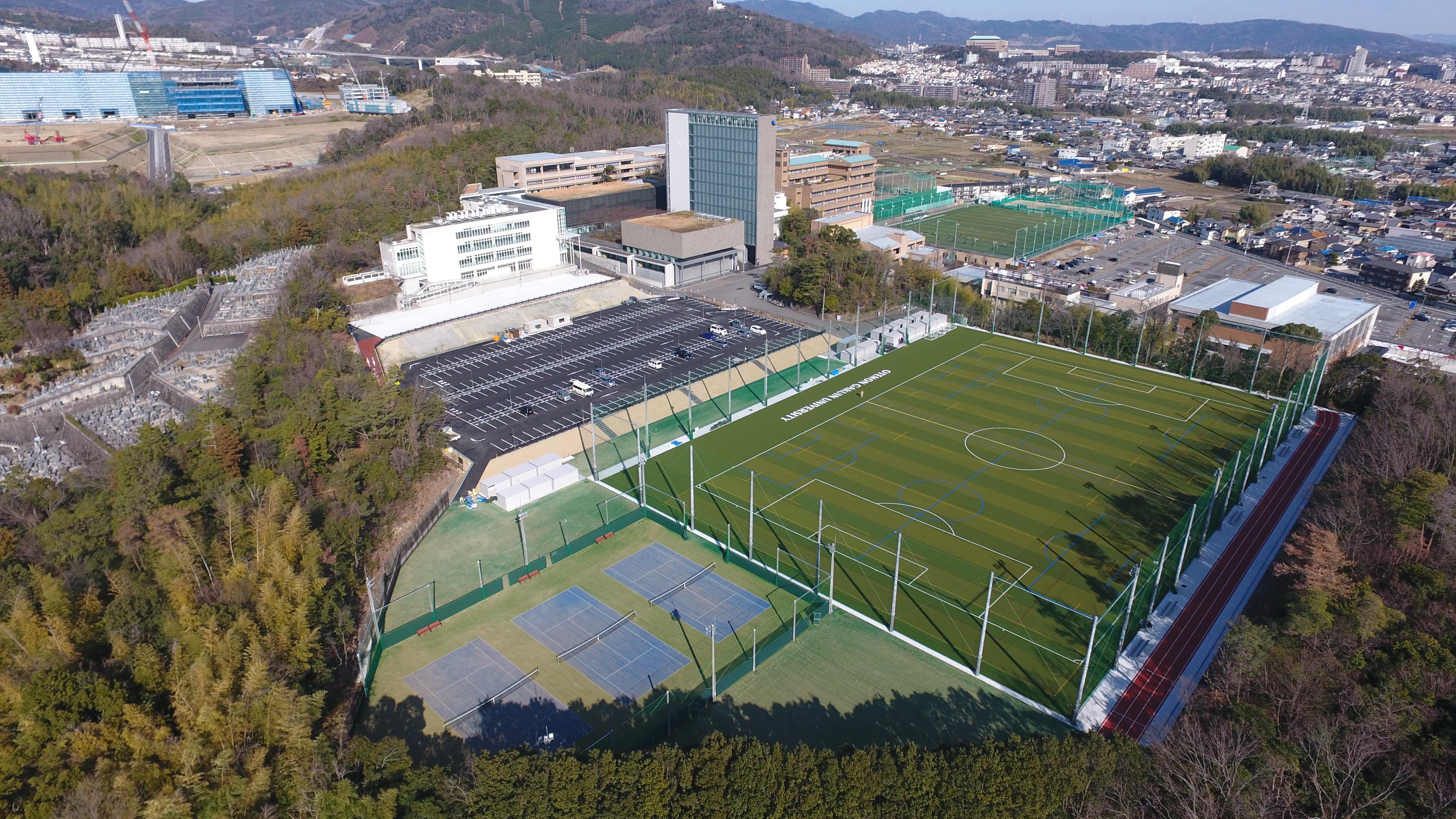 学校法人追手門学院が高性能人工芝の多目的グラウンドを整備 -- 旧追手門学院中・高敷地を再開発