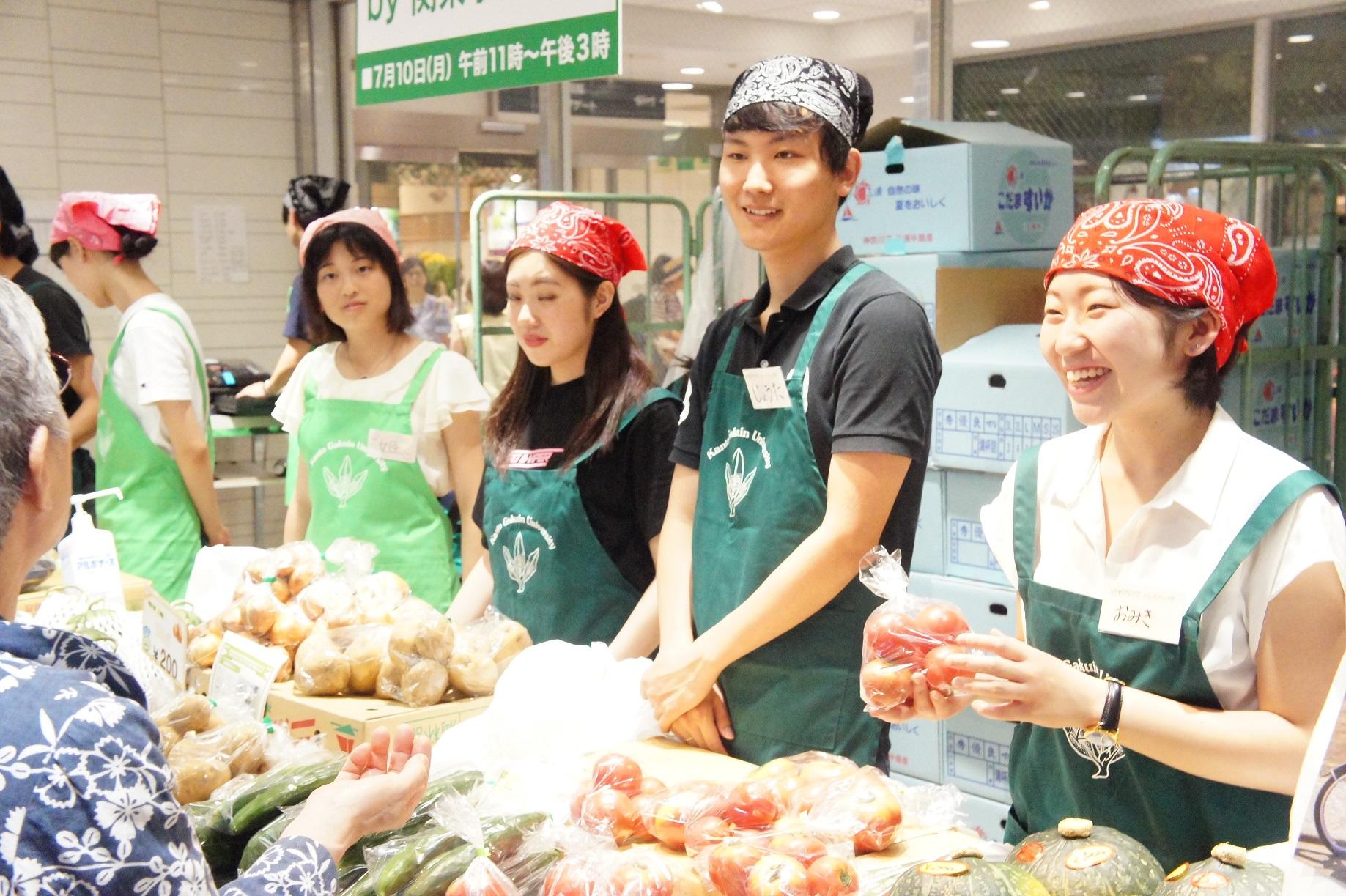 関東学院大学‐三浦半島の食材と消費者、生産者、地元飲食店を繋ぐ！冬の食材を集めた学生マルシェを開催します。～12/11（月）京急百貨店1階　京急線上大岡駅改札口前～