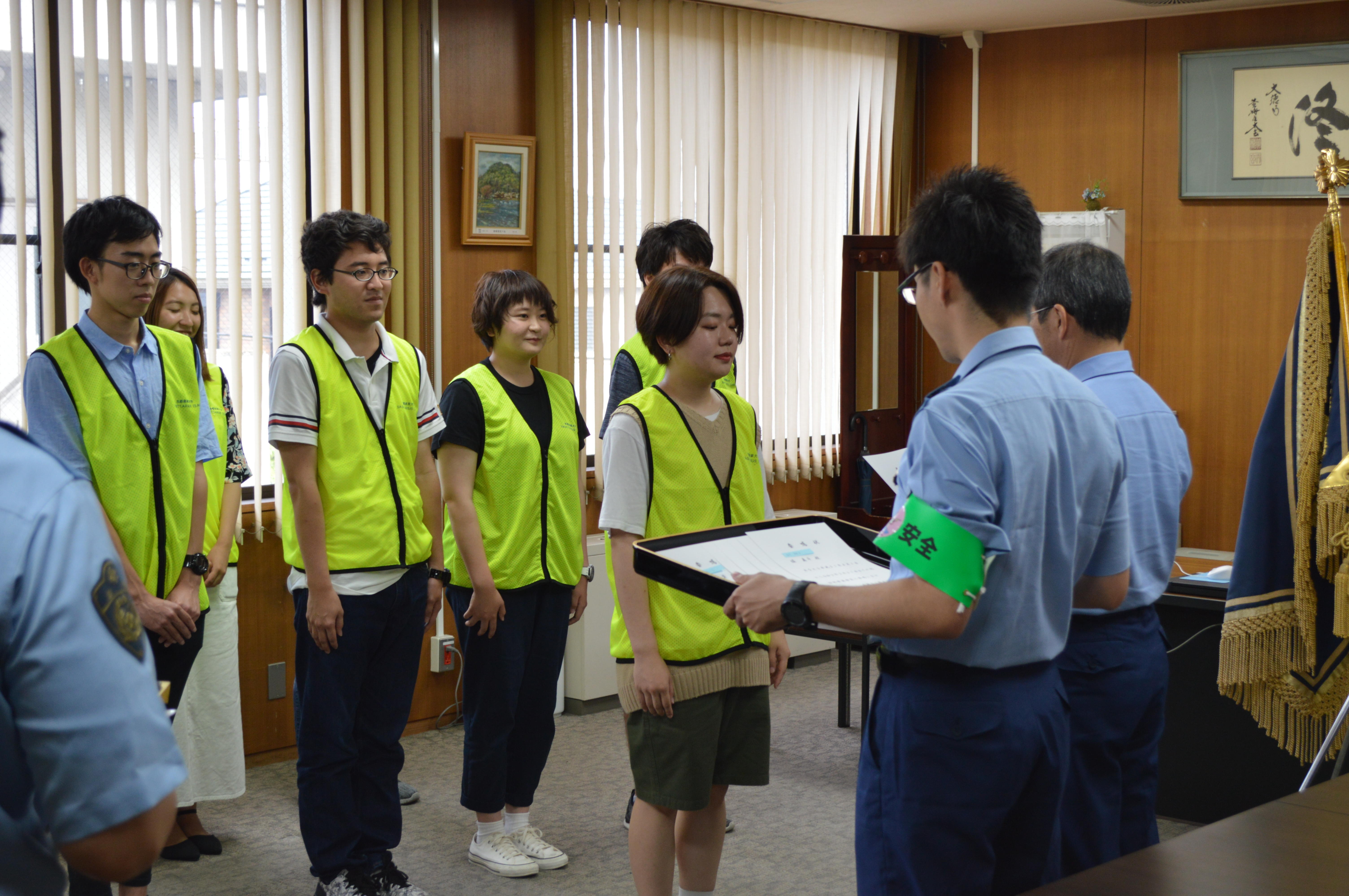 【京都産業大学】地域の見守り活動を実施する京都産業大学学生団体「サギタリウスチーム」が京都府北警察署と連携し、薬物乱用防止や防犯意識向上のための啓発イベントを開催