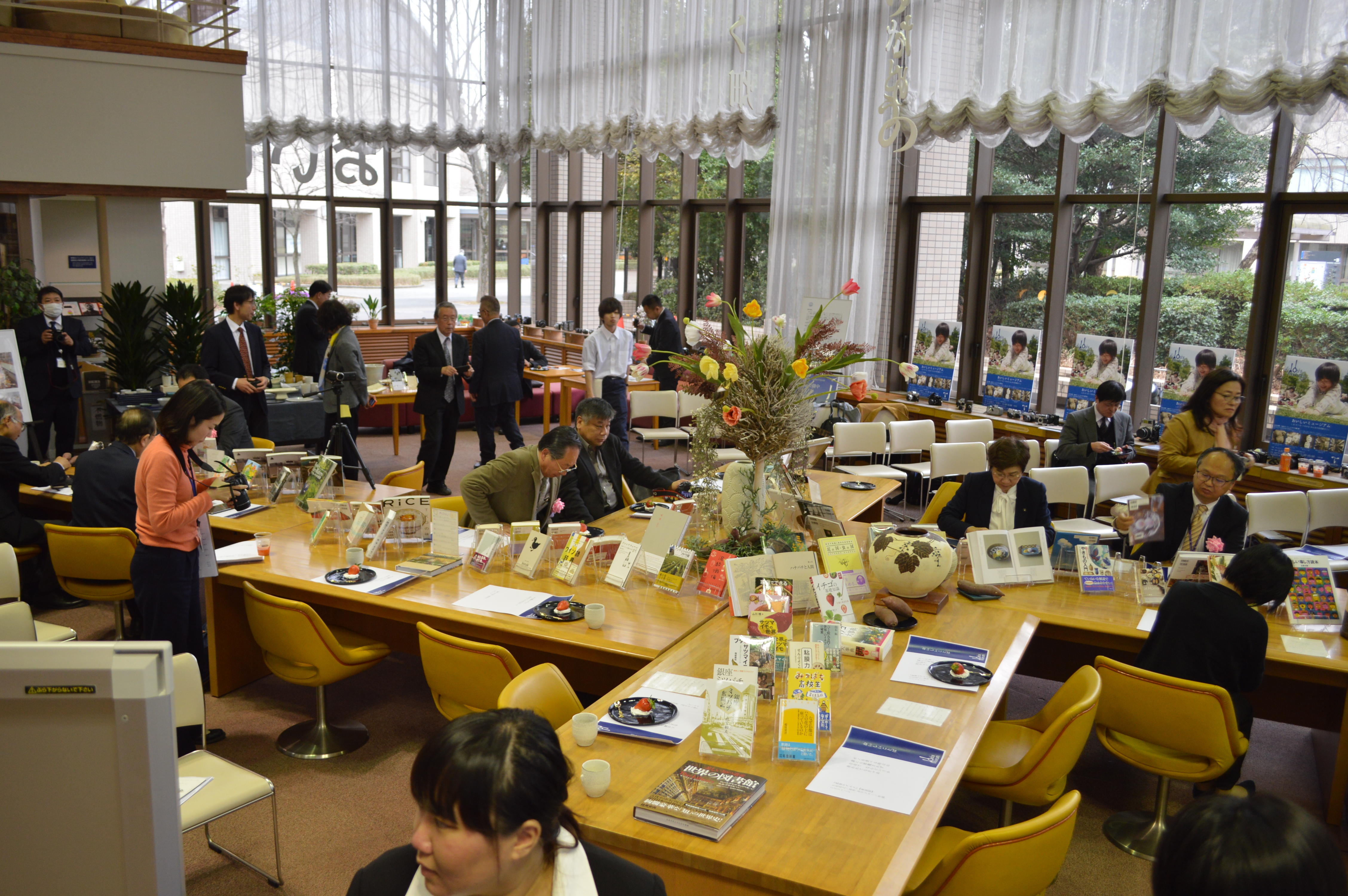 筑波学院大学、地域の食材とアートを融合させた「おいしいミュージアム」開始。学生が図書館カフェを起業し、2月22日より3月10日まで一般公開。