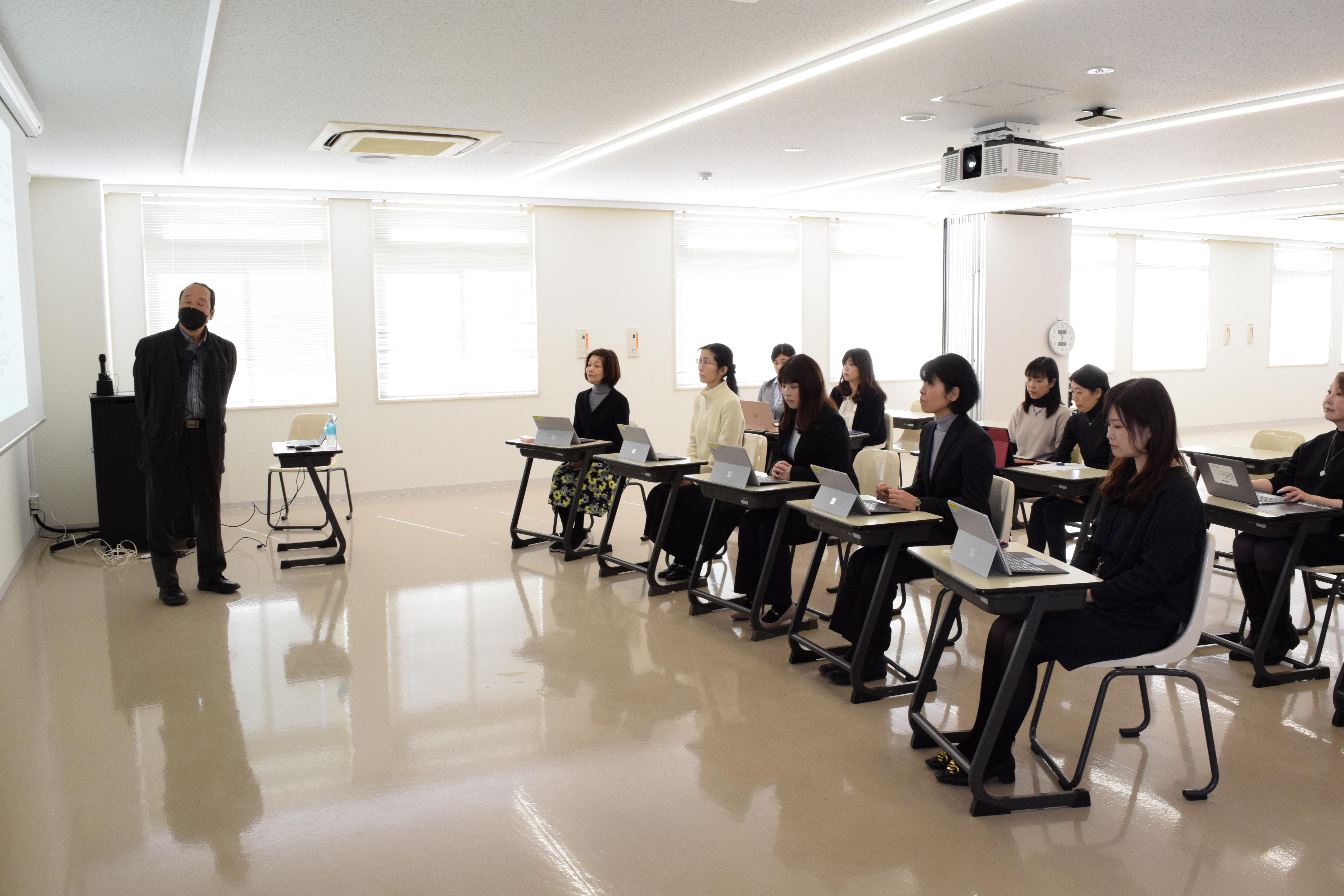 武庫川女子大学は4月から、リカレント教育「MUKOnoa＋（ムコノアプラス）」をスタートします。
