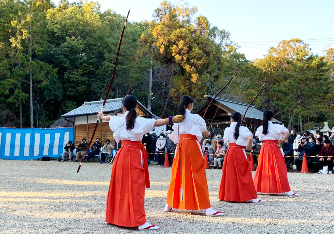 地域の平穏無事、弓矢に願い込めて -- 弓道部が西宮・廣田神社の新春神事「弓始」に参加協力 -- 社会貢献活動の一環で【甲南女子大学】