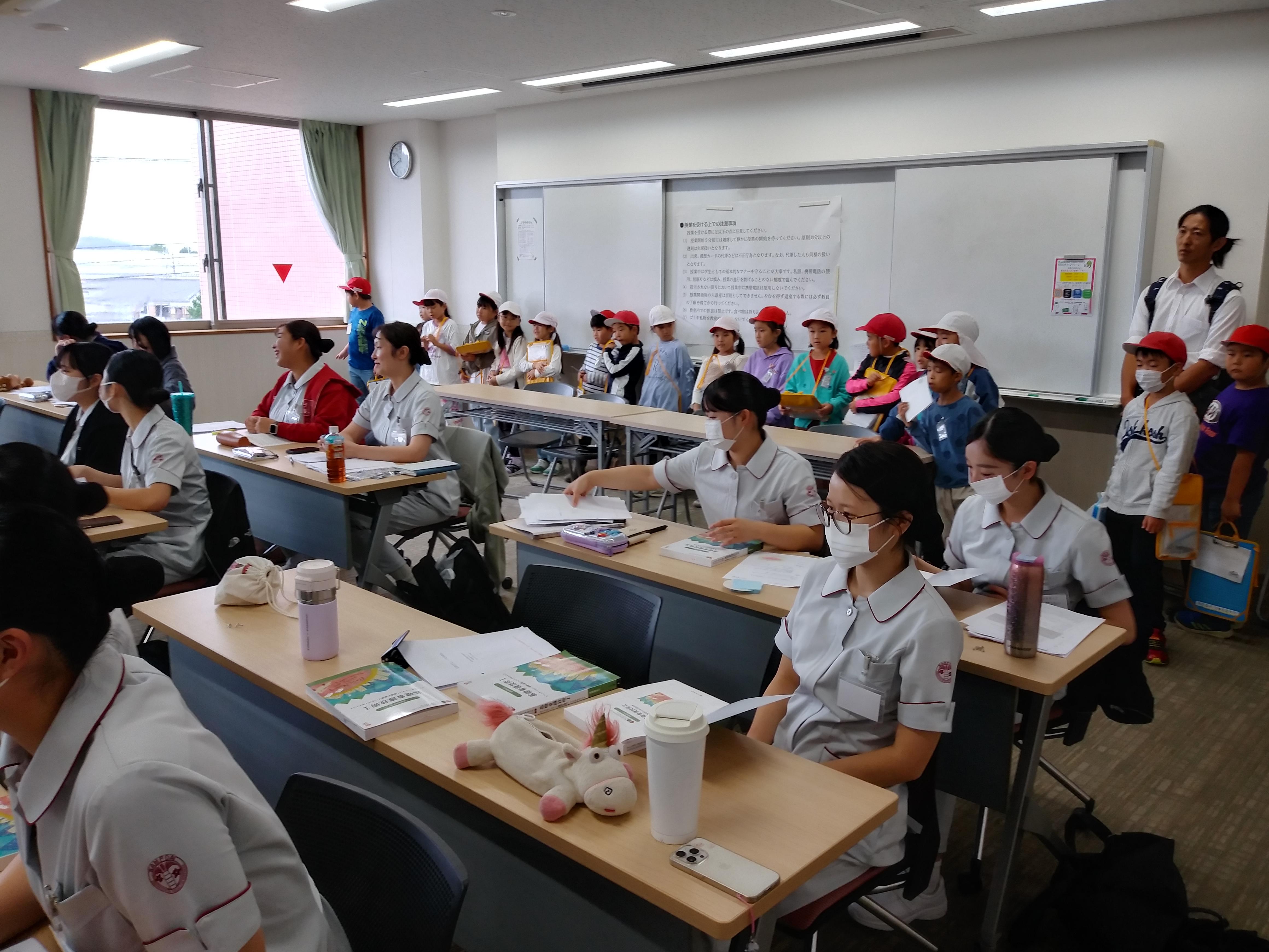 亀田医療大学が「学びを支えるしごと!大学しごと探検隊」を実施 ― 小学2年生が教職員の仕事を見学、職業理解や地域への関心を深める