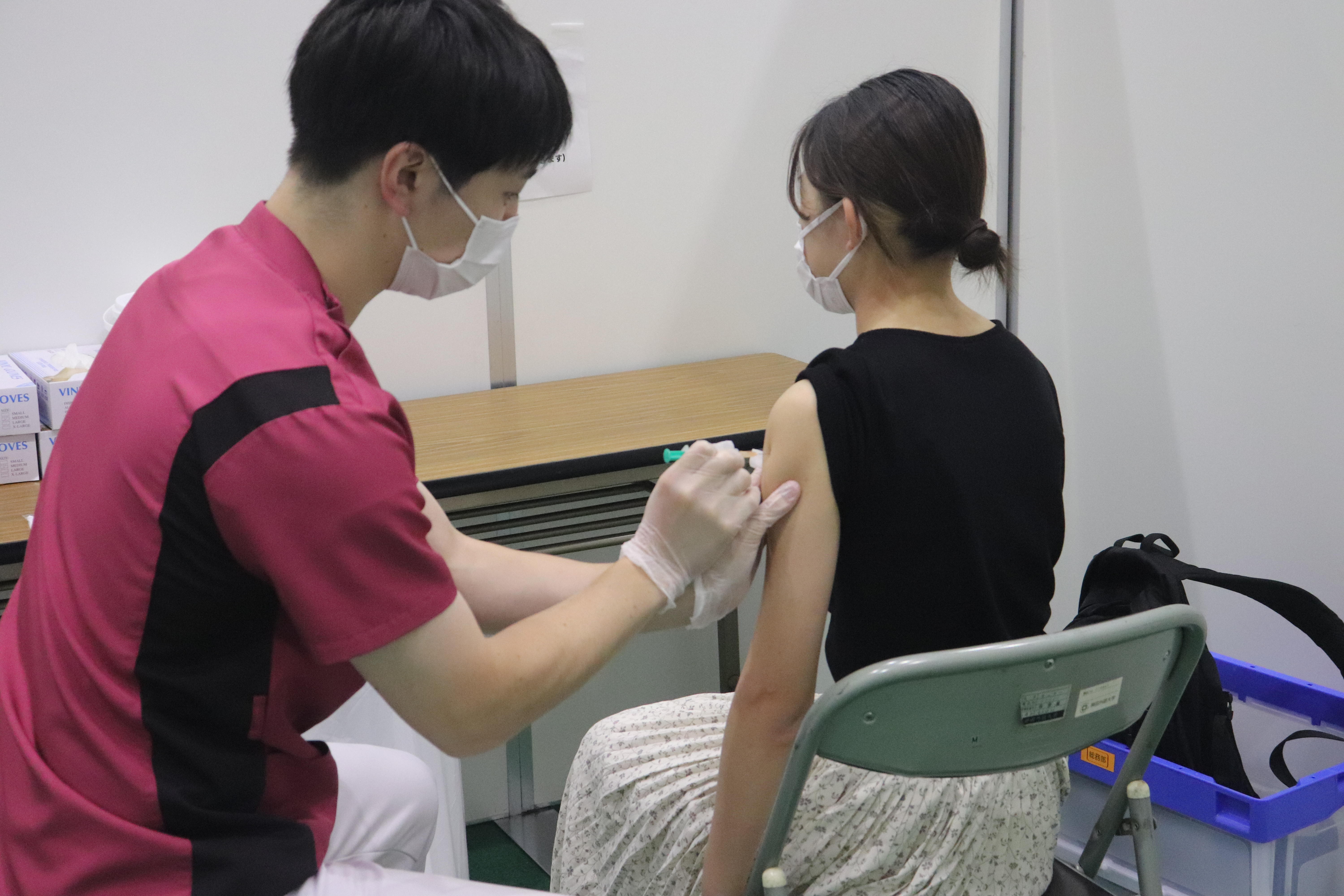 神田外語大学 新型コロナウイルスワクチンの大学拠点接種 4月26日(火)に第3回目実施