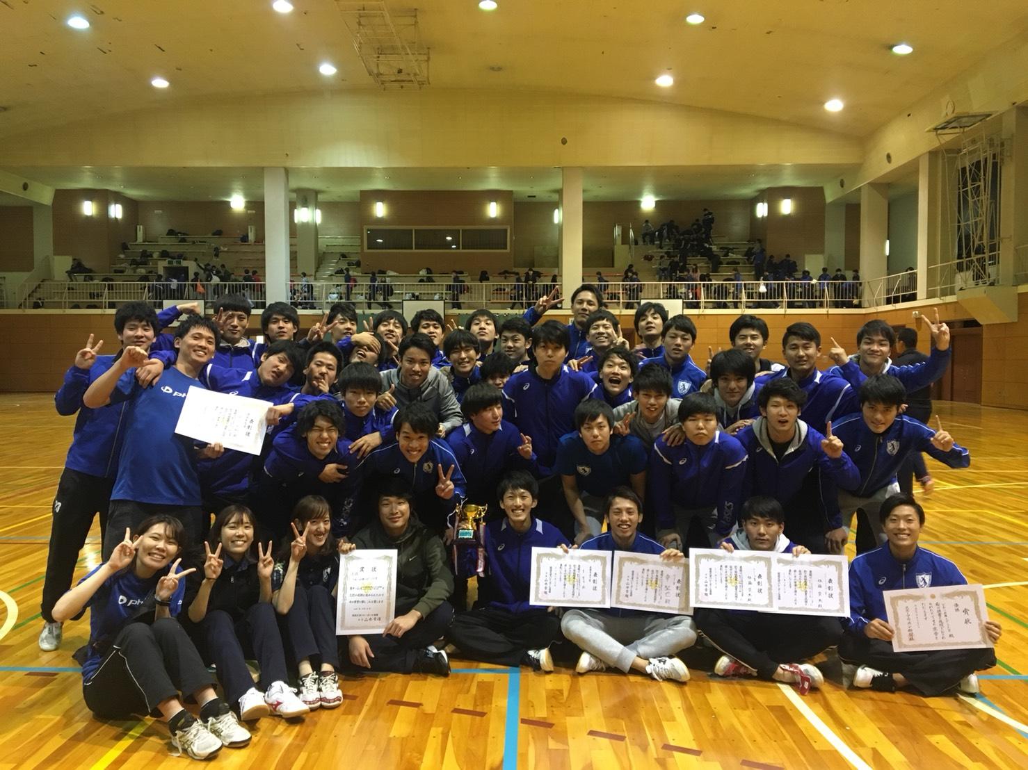 びわこ成蹊スポーツ大学男子バレーボール部が2部リーグで初優勝 -- 2003年の創部以来初の快挙、1部リーグに昇格