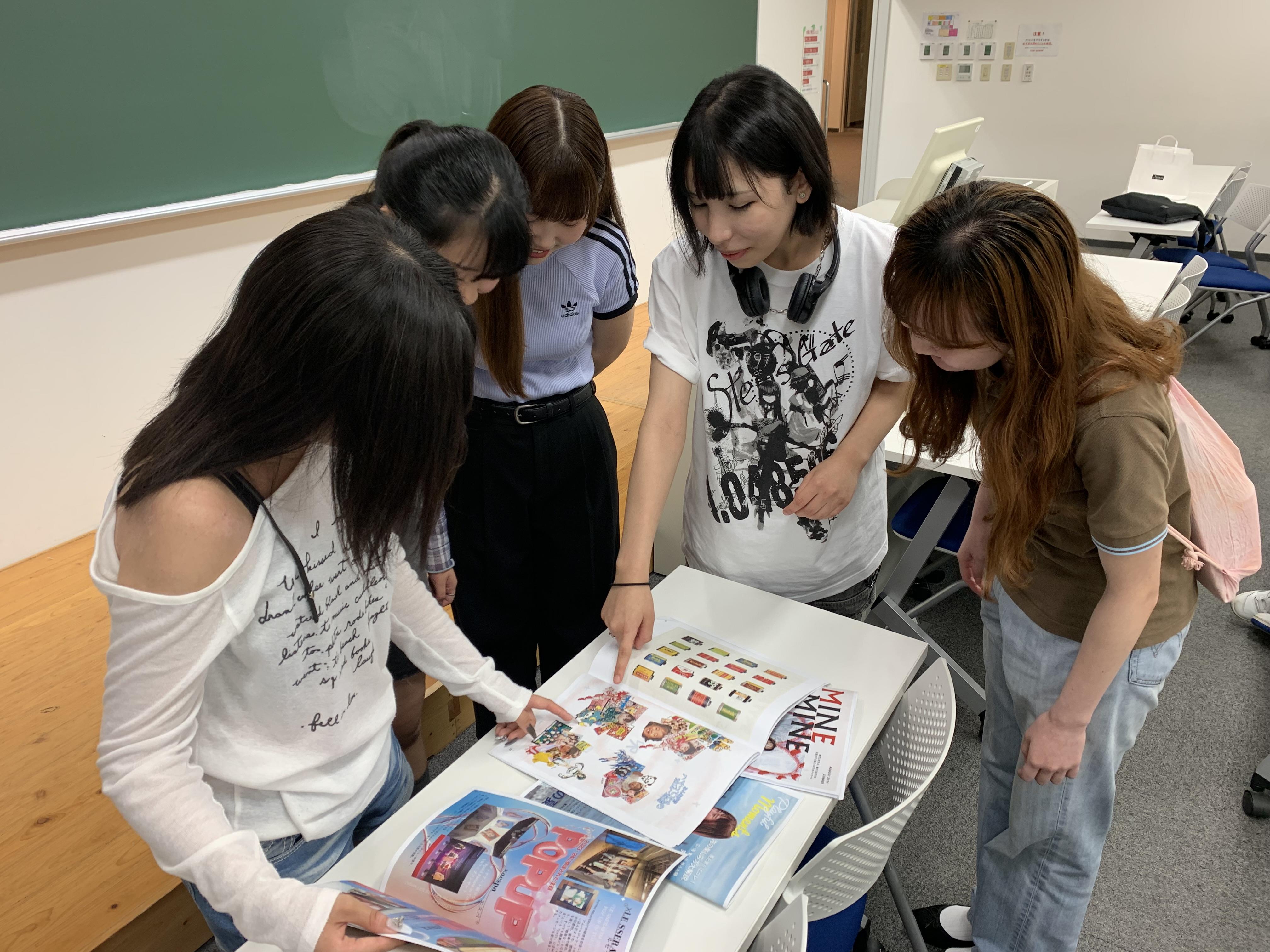 【産業能率大学】「anan」「POPEYE」元編集者が指導！情報を集め、整理し、表現する力を養う特色授業「エディター養成プログラム」を実施　～プロの編集者から雑誌づくりの「企画」から「製作」までのプロセスを学ぶ～