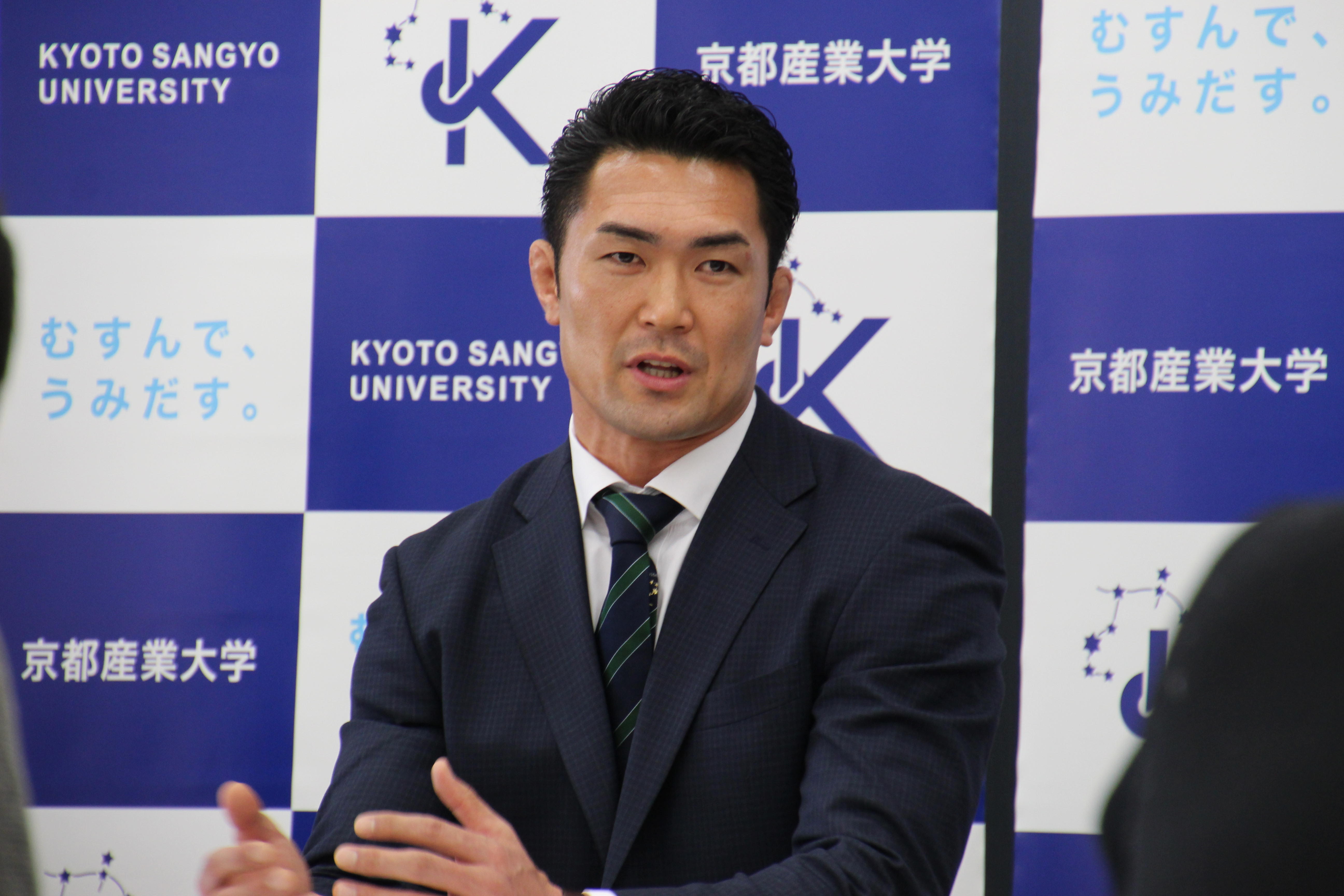 京都産業大学ラグビー部のフォワードコーチに、ラグビーワールドカップ2015の日本代表として活躍した、卒業生の伊藤鐘史氏が就任