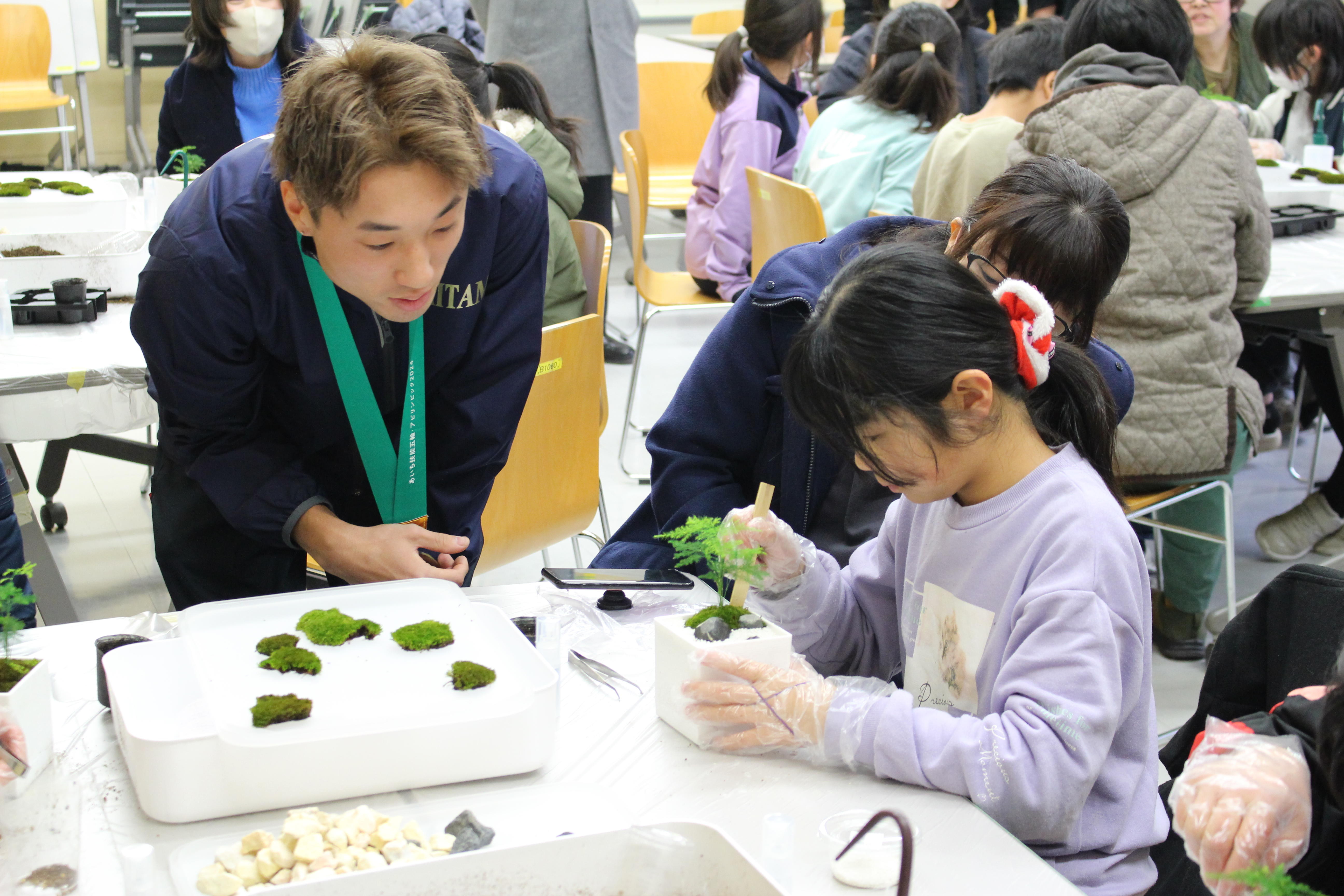 【ものつくり大学】技能五輪国際大会・全国大会のメダリストによるものづくりワークショップ！おもしろものづくり教室を開催。