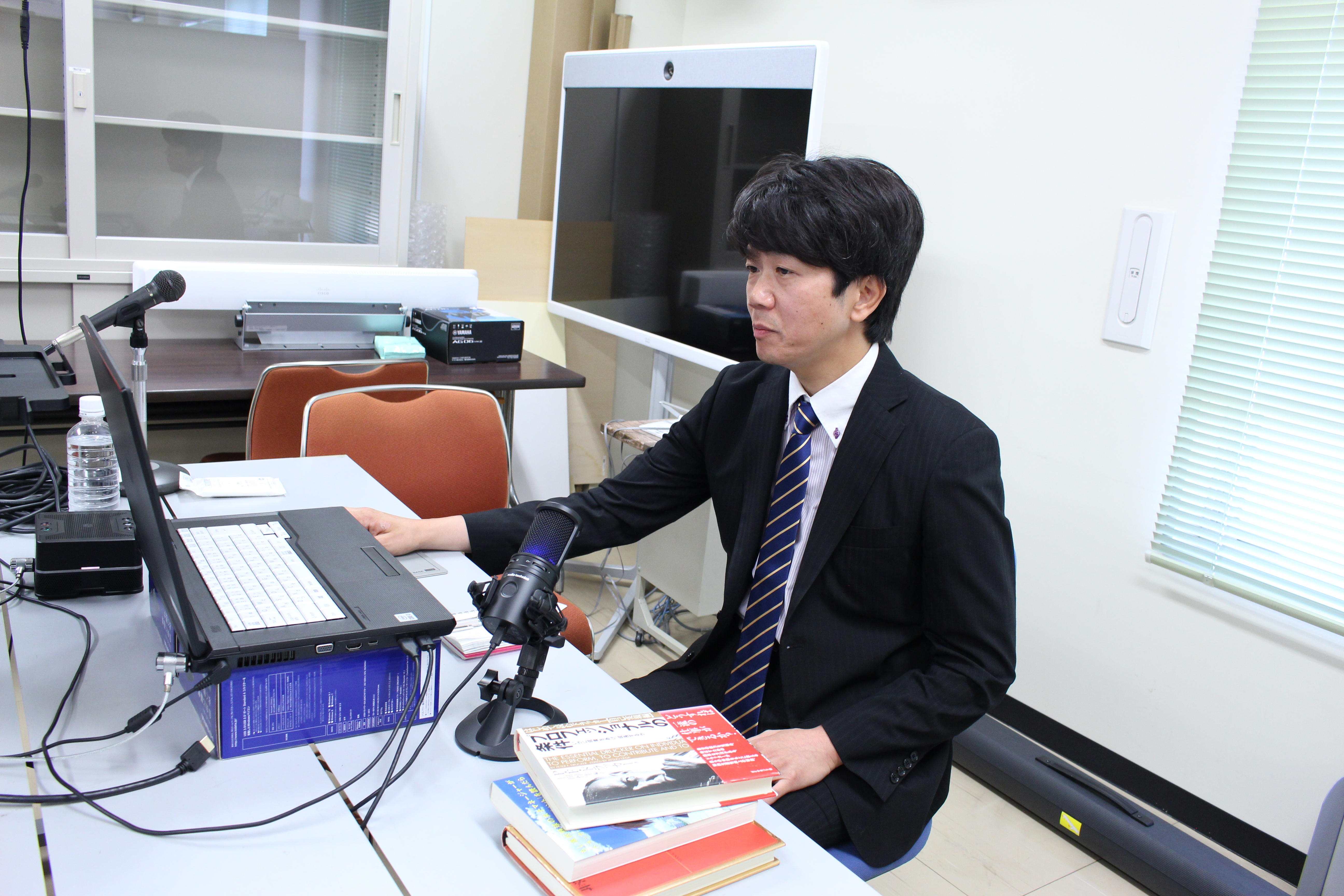 ものつくり大学の井坂康志教授が埼玉県内の高等学校中堅教諭120名を対象に、「教育現場で活かせるマネジメント」に関する講義を実施