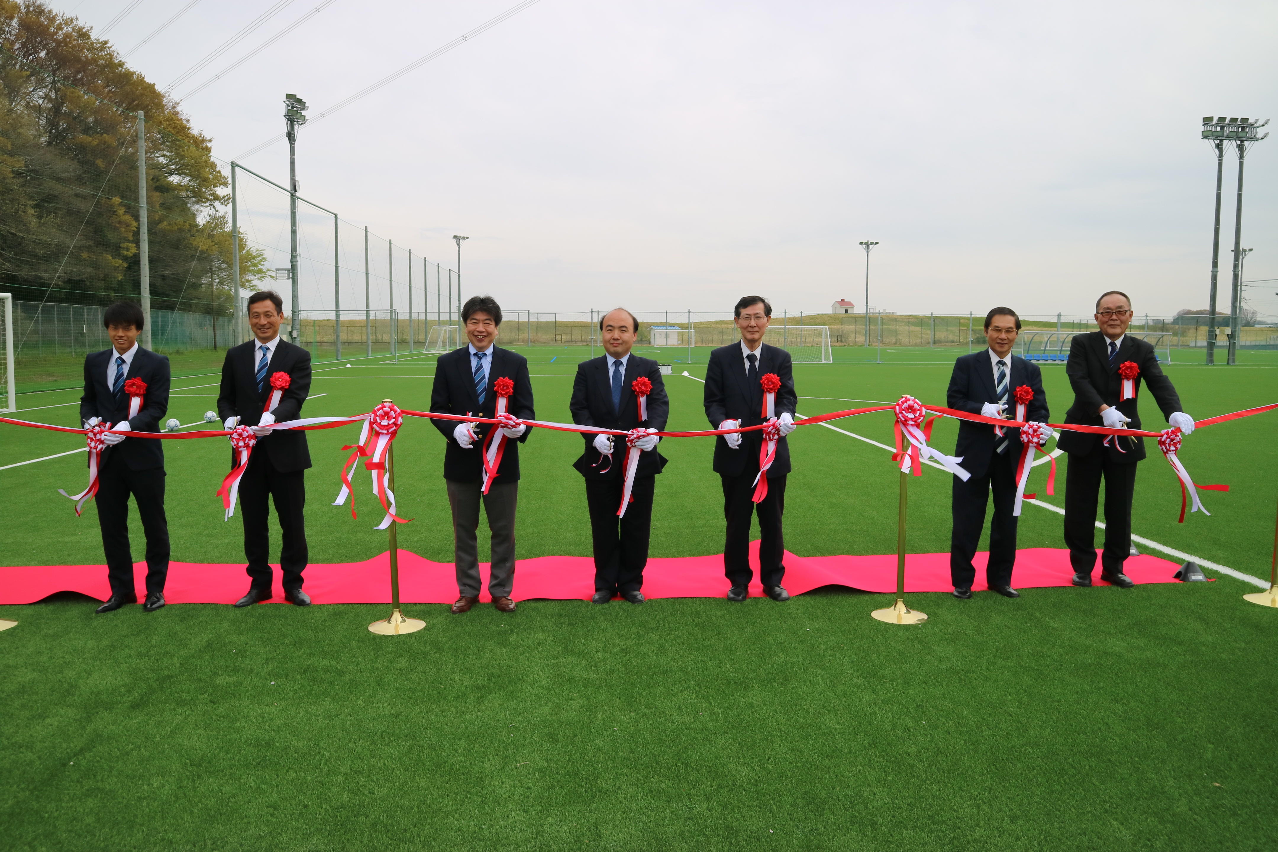 「江戸川大学フットボールフィールド柏」が完成 -- 4月12日にオープニングセレモニーを開催