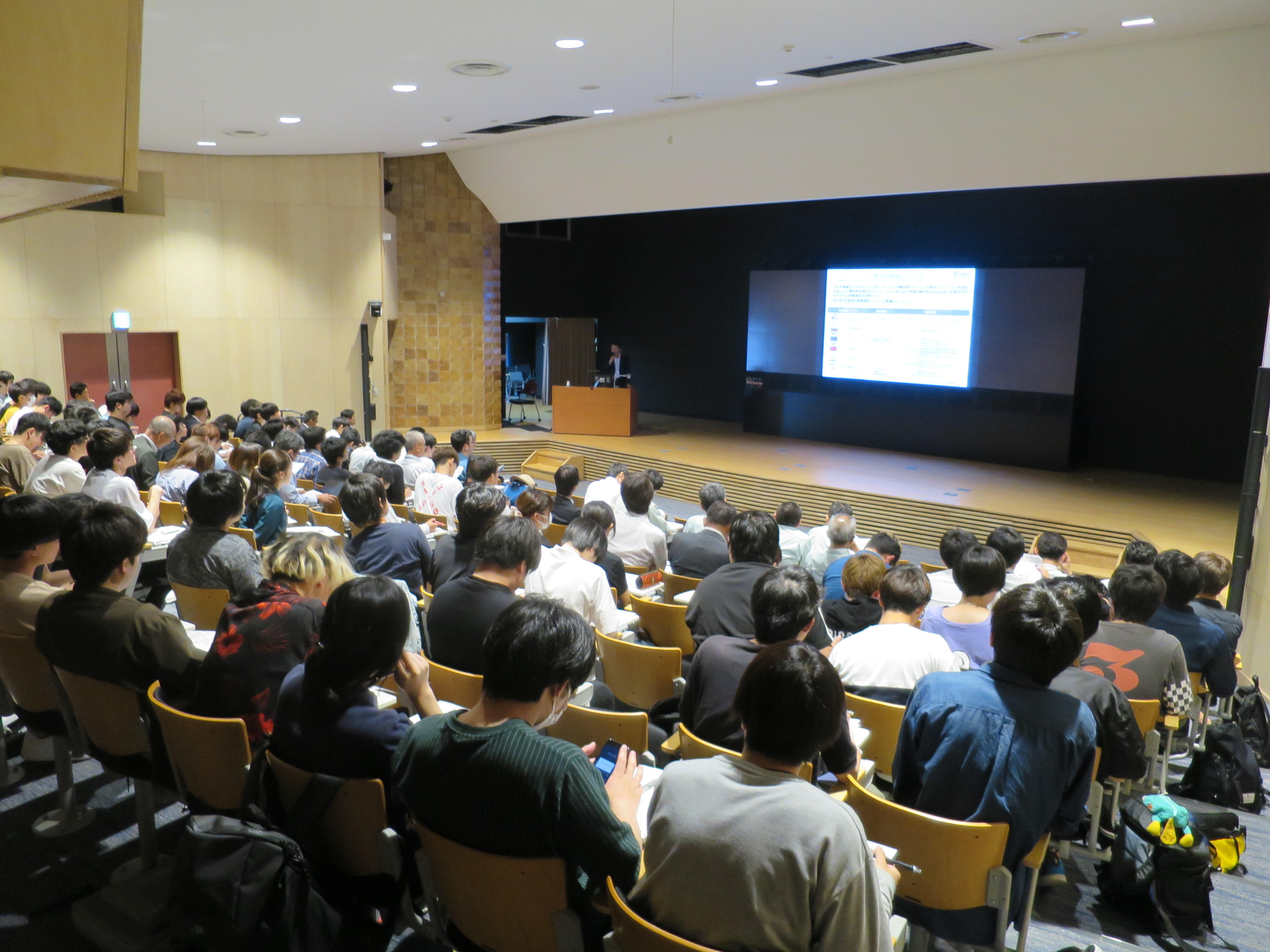 MEGA地震予測で知られる村井俊治東京大学名誉教授による特別講演「地象リモートセンシングによる地震予測」など講演4件を実施。「令和元年度 第2回空間情報セミナー」を開催。 -- 金沢工業大学