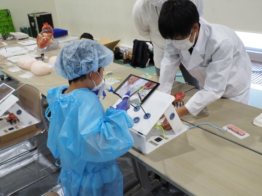 大阪電気通信大学が8月4日に「テクノフェアinねやがわ」を開催 ― 小中学生に最先端の科学技術をわかりやすく紹介する、地域貢献・理科離れ対策の取り組み