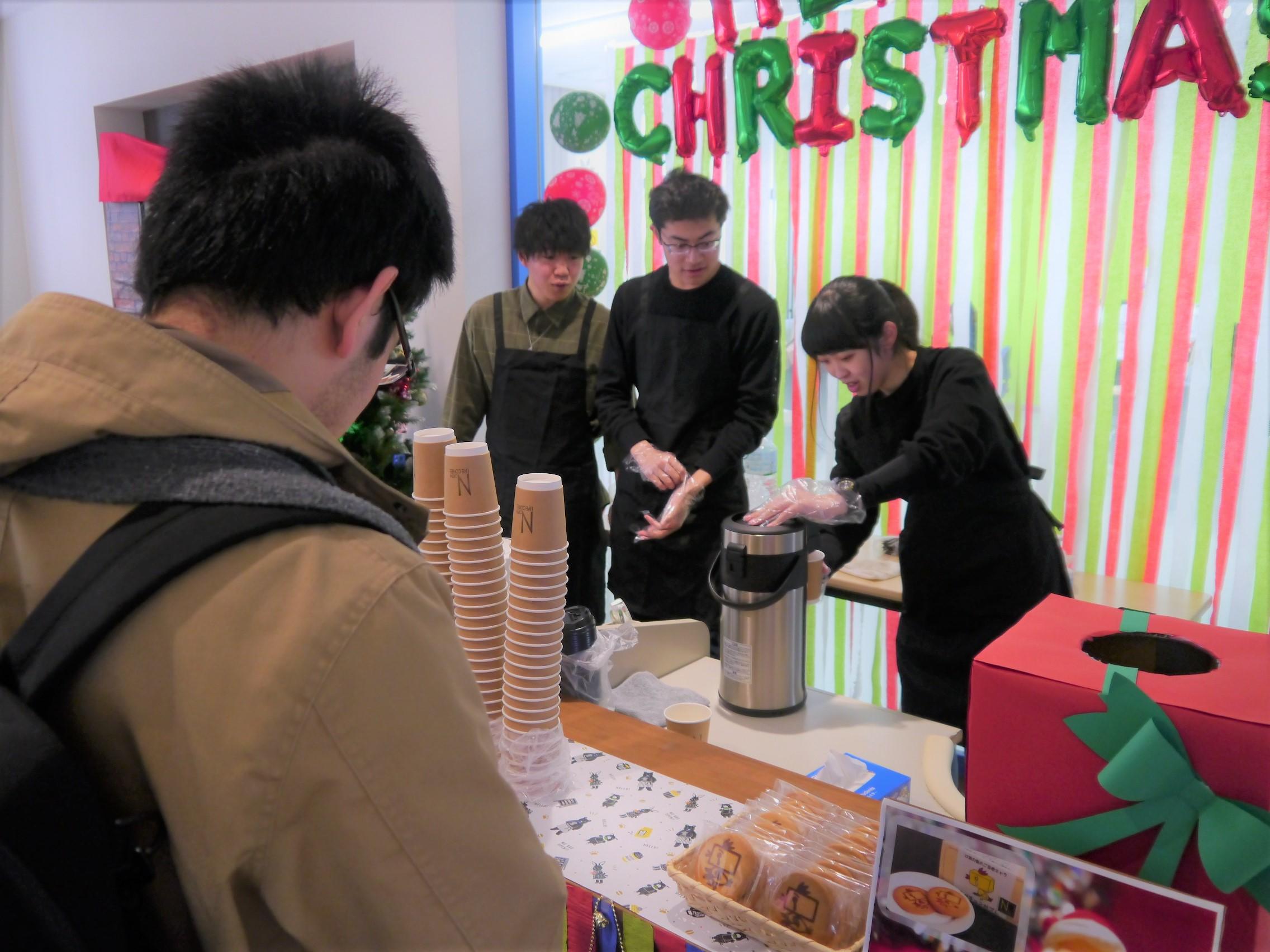 札幌学院大学　国際交流×フェアトレード×コラボレーションセンター「クリスマスイベント」を開催 -- フェアトレード商品で調理したカレーやコーヒーで盛り上がりました --