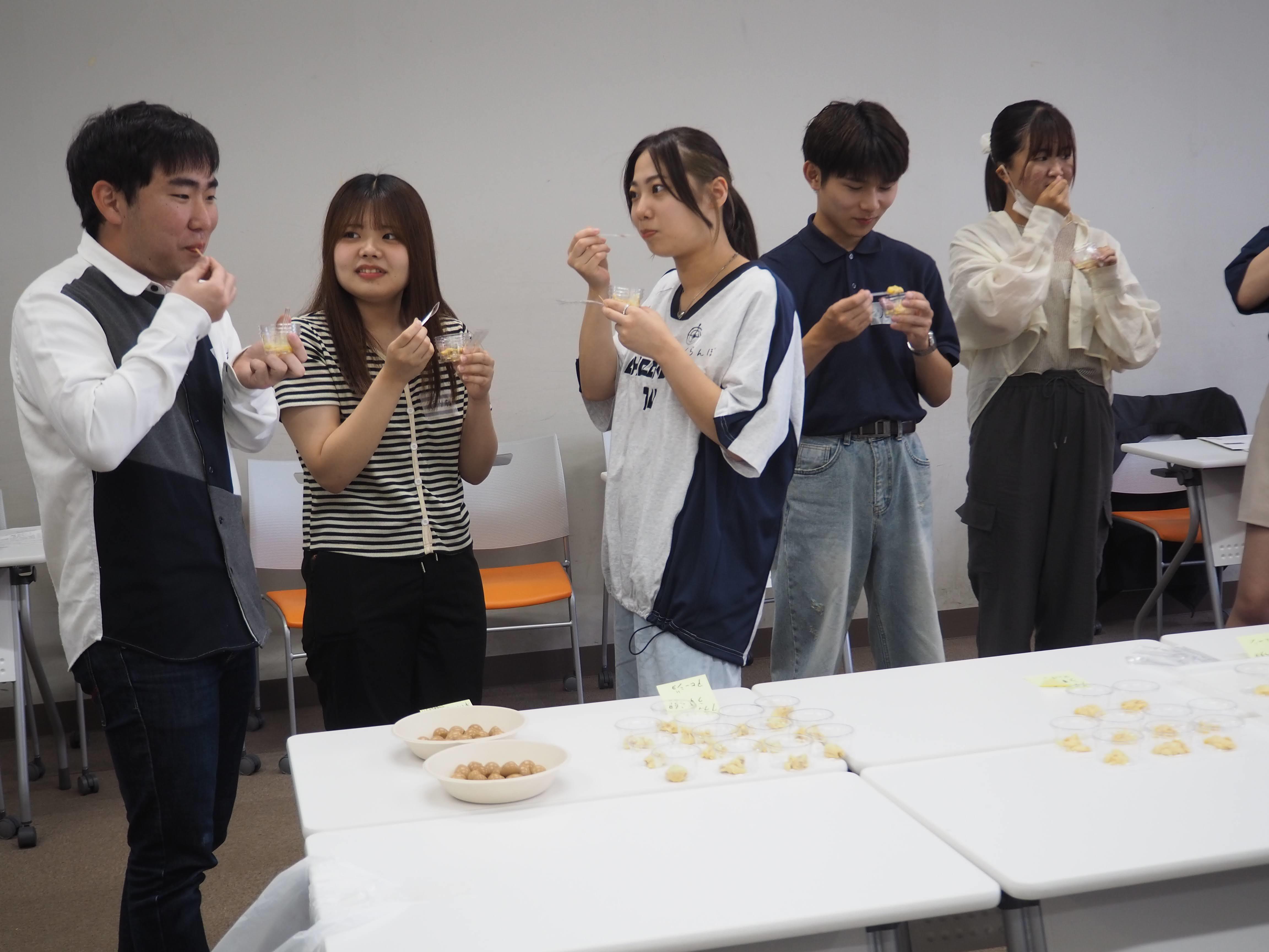 愛知大学の学生がうずら卵を使った新商品「みるくうずら」「うずタル」を考案。天狗缶詰株式会社×愛知大学×東三河県庁  