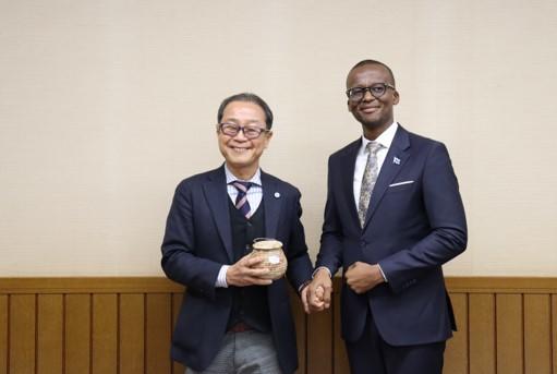 【東京都立産業技術高等専門学校】ハオラテ ボツワナ共和国副大統領兼財務大臣が 東京都立産業技術高等専門学校を視察訪問 日本の技術者育成の現場として、総合工場等を視察