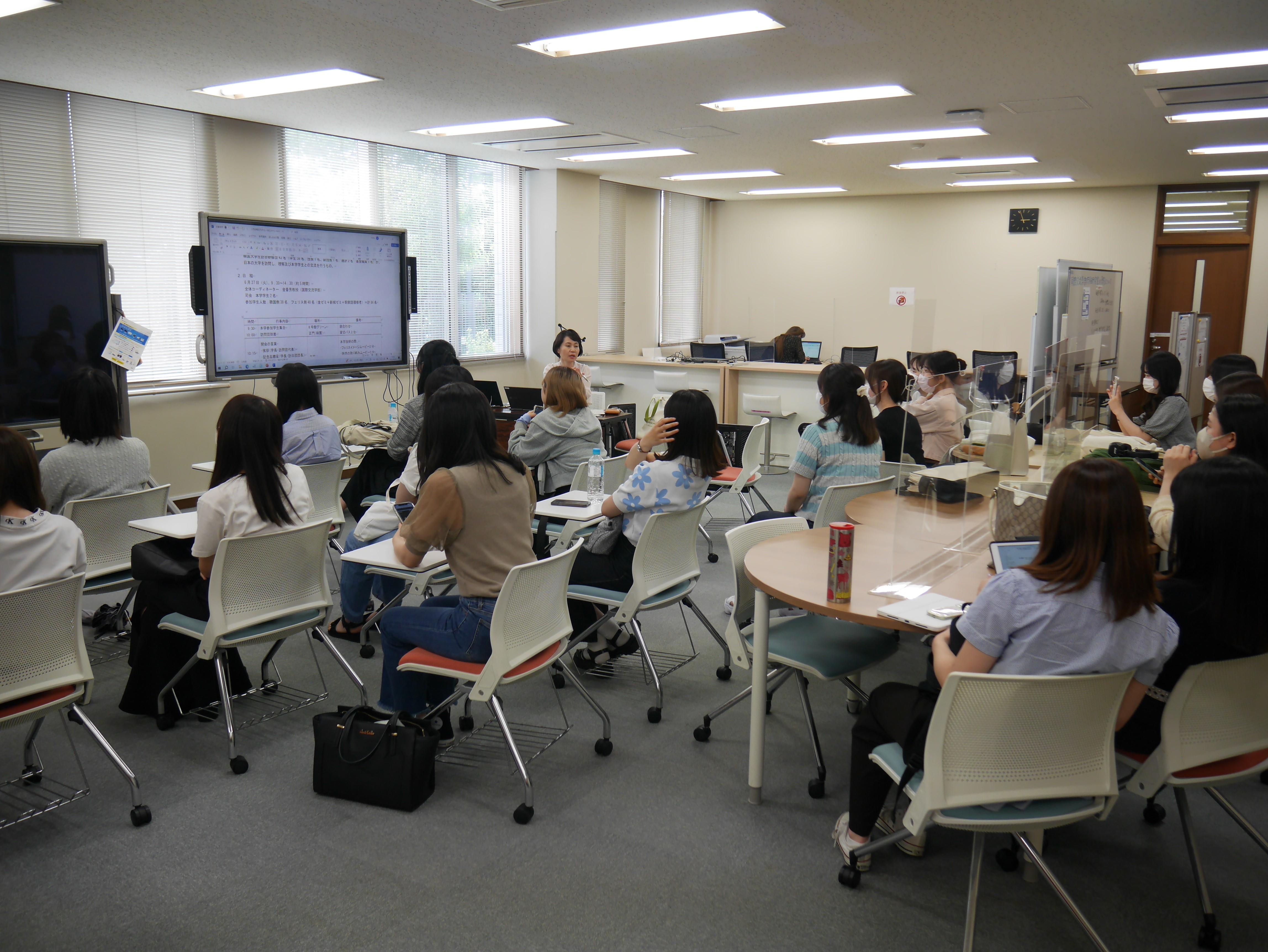 フェリス女学院大学の学生が6月27日に外務省「対日理解促進交流プログラム（JENESYS）」で来校する韓国大学生訪日団と交流 