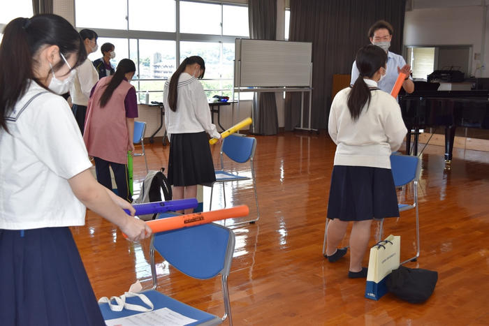 飯塚市立小中一貫校幸袋校中学部にて出張講義を実施　短期大学の多彩な授業に触れ、自己の将来を考える機会を創出