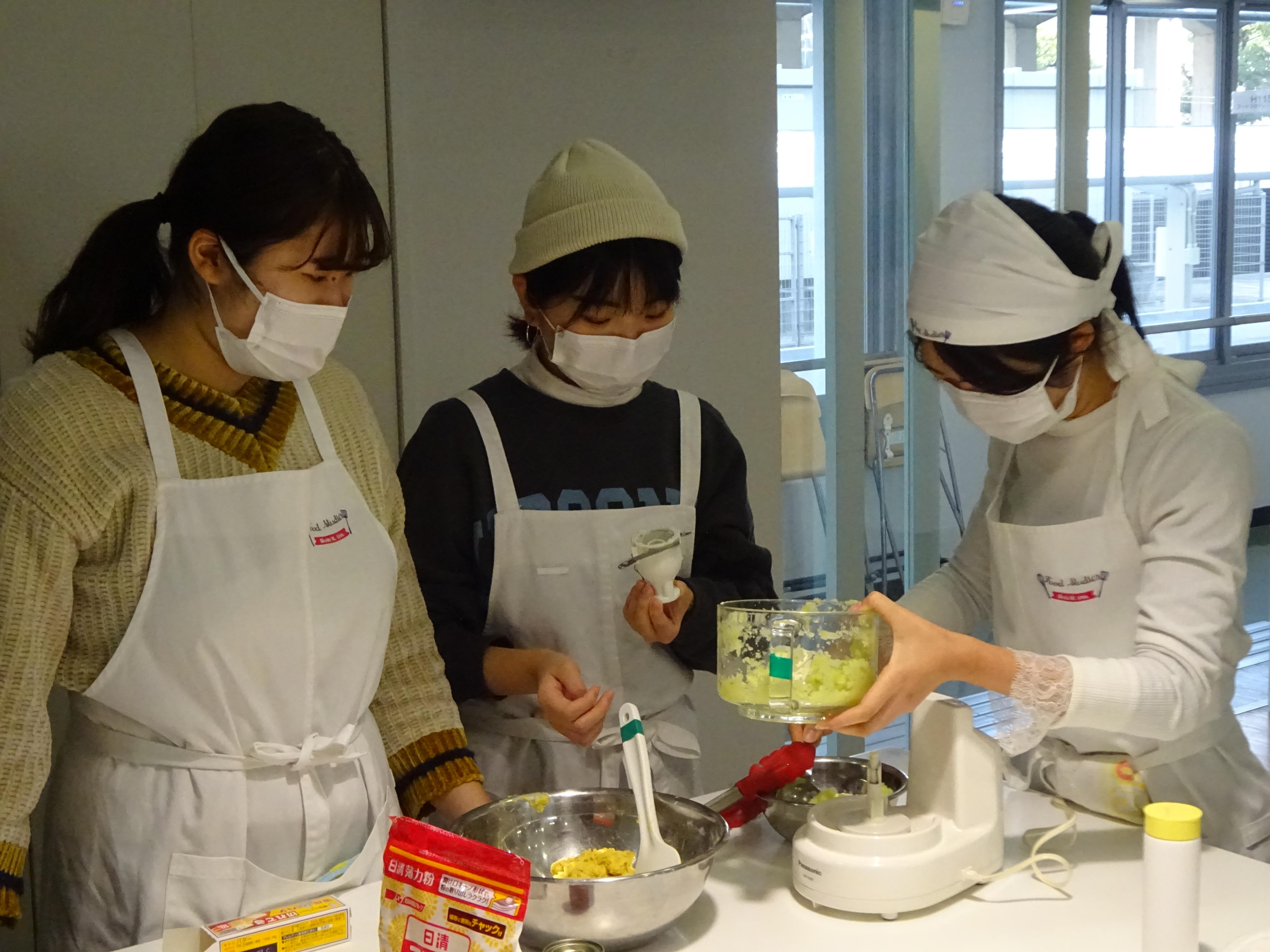 【大阪樟蔭女子大学×泉佐野市×ホテル日航関西空港】女子大生が泉佐野産の松波キャベツを使った創作メニューを開発～ホテル日航関西空港内レストランでメニュー提供～