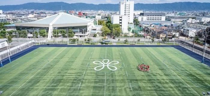 大学祭のフィナーレで500機のドローンが東大阪の夜空を彩る! 学校法人近畿大学創立100周年記念のドローンショーを実施