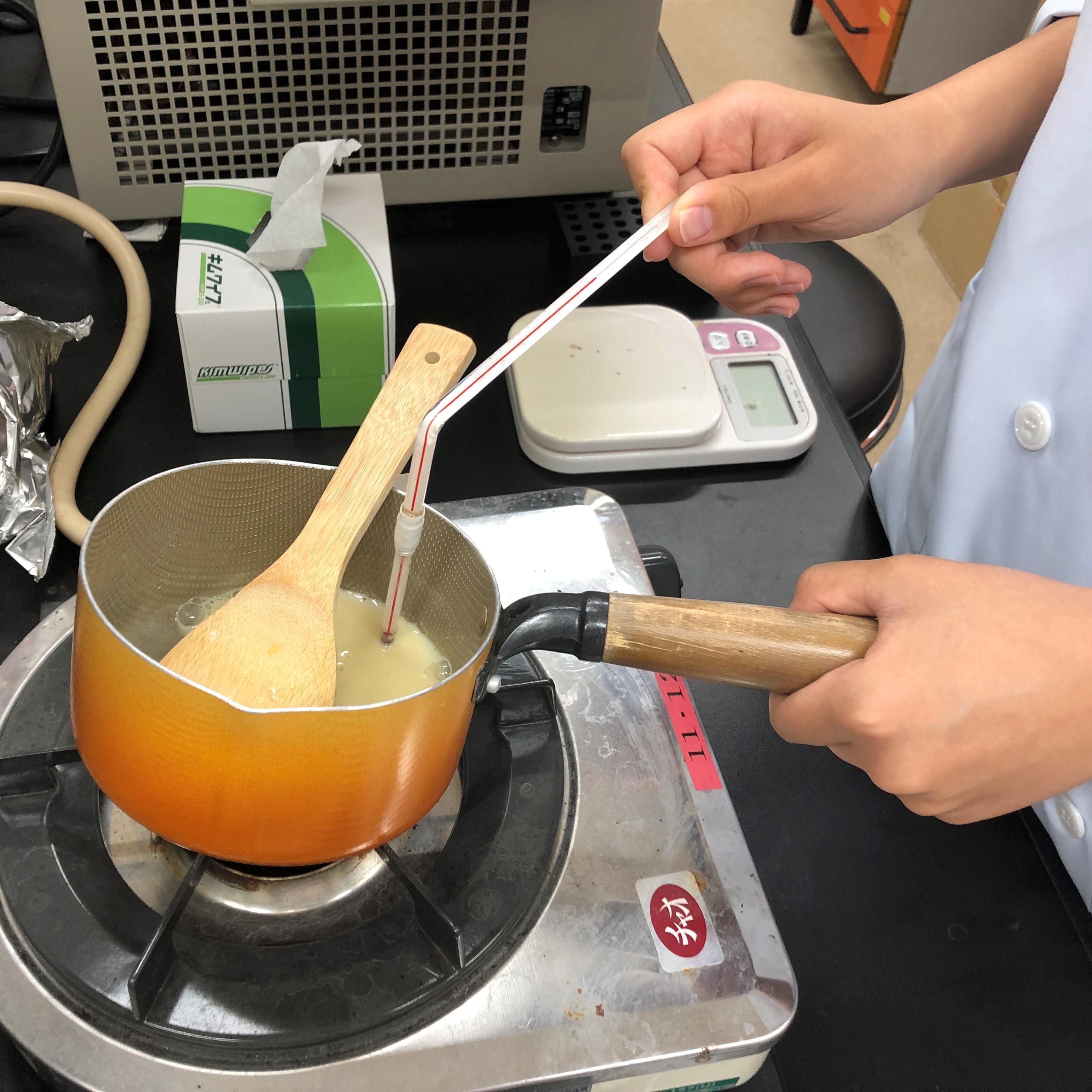 「豆蜂」で特許取得の武庫川女子大学食品科学研究室が、食物アレルギーやえん下障害の人に向けた進化系スイーツを開発。