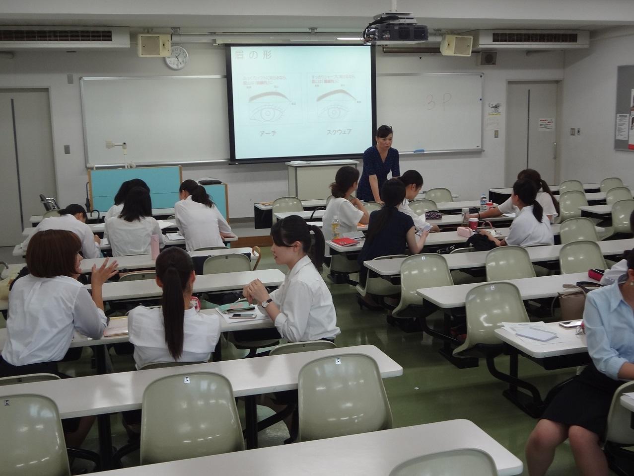 恵泉女学園大学が学生を対象とした「エアライン集中講座」を実施 -- 実績ある講座をコロナ禍でも絶えることなく継続