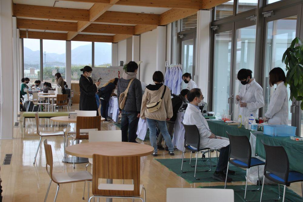 大阪電気通信大学が3月25・26日に福島県相馬郡で「テクノフェアin新地町」を開催ー震災復興ボランティアの一環、小中学生を対象にモノづくりのワークショップを実施