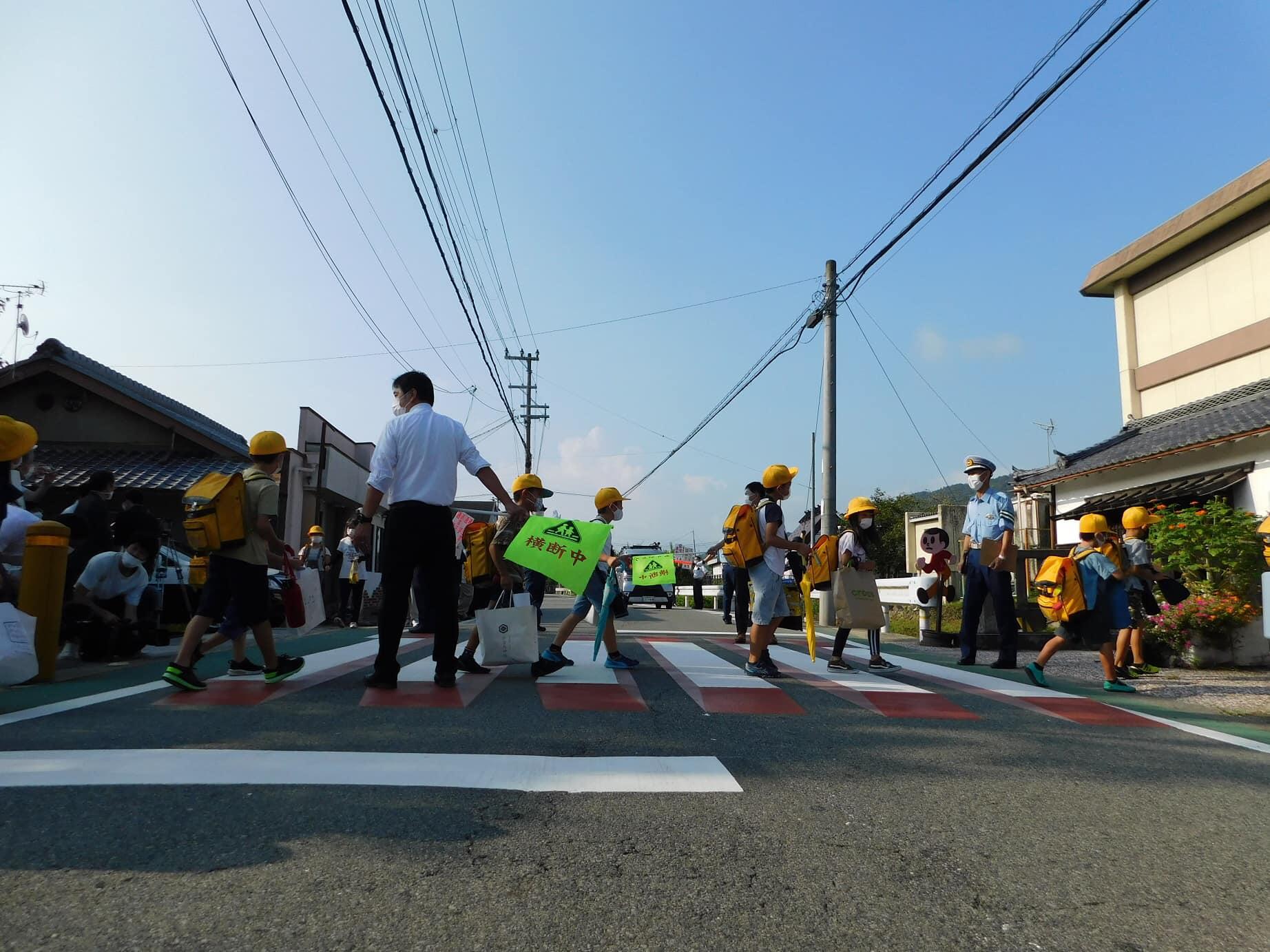 【京都産業大学】安全な通学路に！法学部生が提案したトリックアートを用いた立体的に見える横断歩道を京都府警察本部が採用