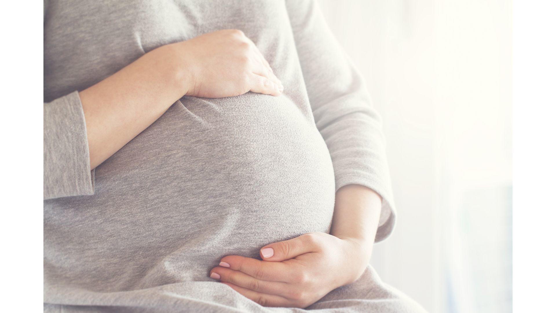 麻布大学などの研究グループが、日頃のオメガ3系脂肪酸摂取が産後うつを予防する可能性を発見