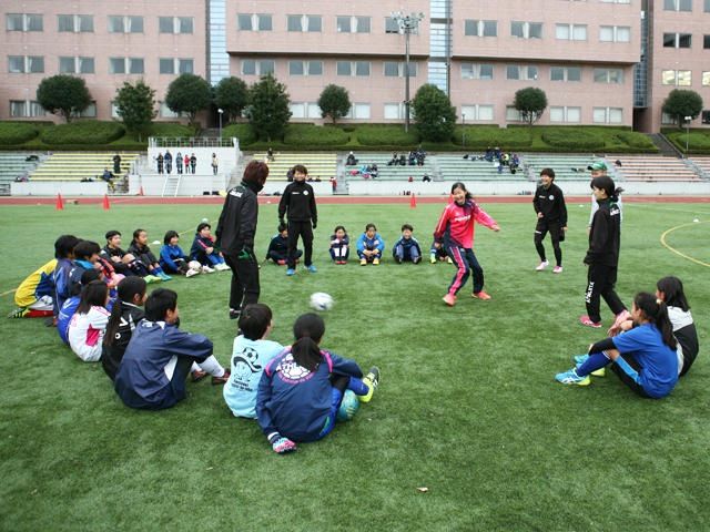 駒沢女子大学が11月23日に「平成29年度第2回駒沢女子大学サッカー教室～日テレ・ベレーザの選手とサッカーをしよう！」を開催 -- 中学生女子および小学校高学年女子の参加者を募集