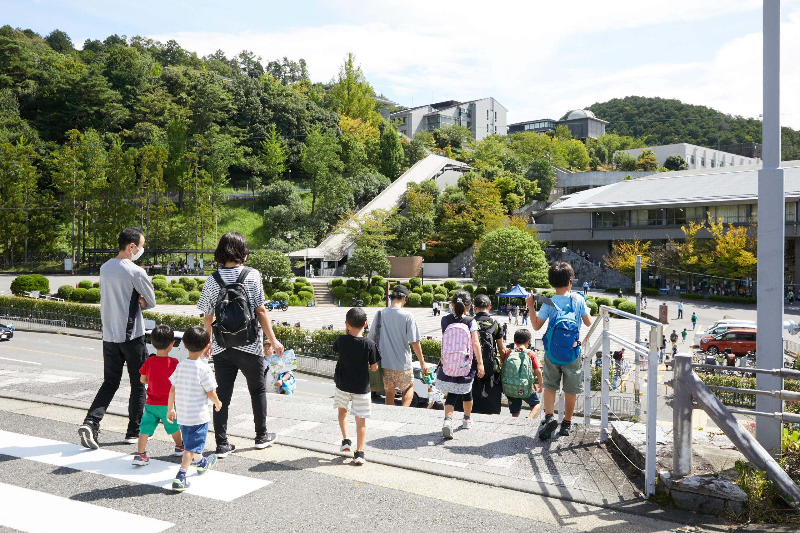 【京都産業大学】広大なキャンパスで大学の学びを体験できる京都産業大学「サタデージャンボリー」を、今年は能登半島地震復興支援企画や卒業生イベントとも併催して開催！