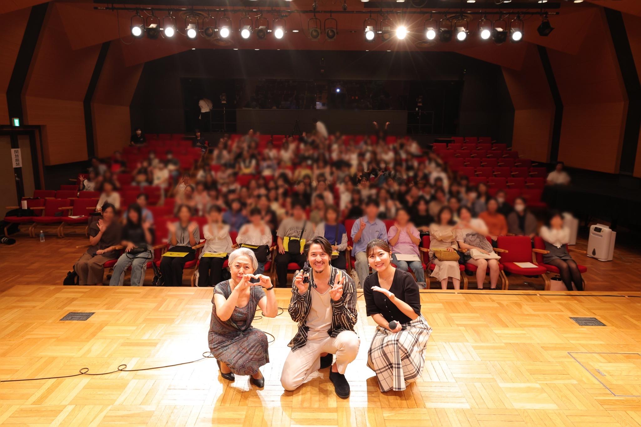 武庫川女子大学音楽学部のオープンキャンパスで伊礼彼方さんによるミュージカル特別講座を開催しました。