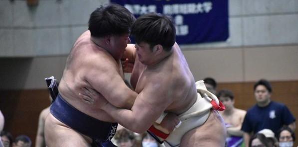 大阪・関西万博で近大相撲部が音楽とコラボしたパフォーマンスを披露　近畿大学水産研究所 万博店では紙相撲イベントを同日開催