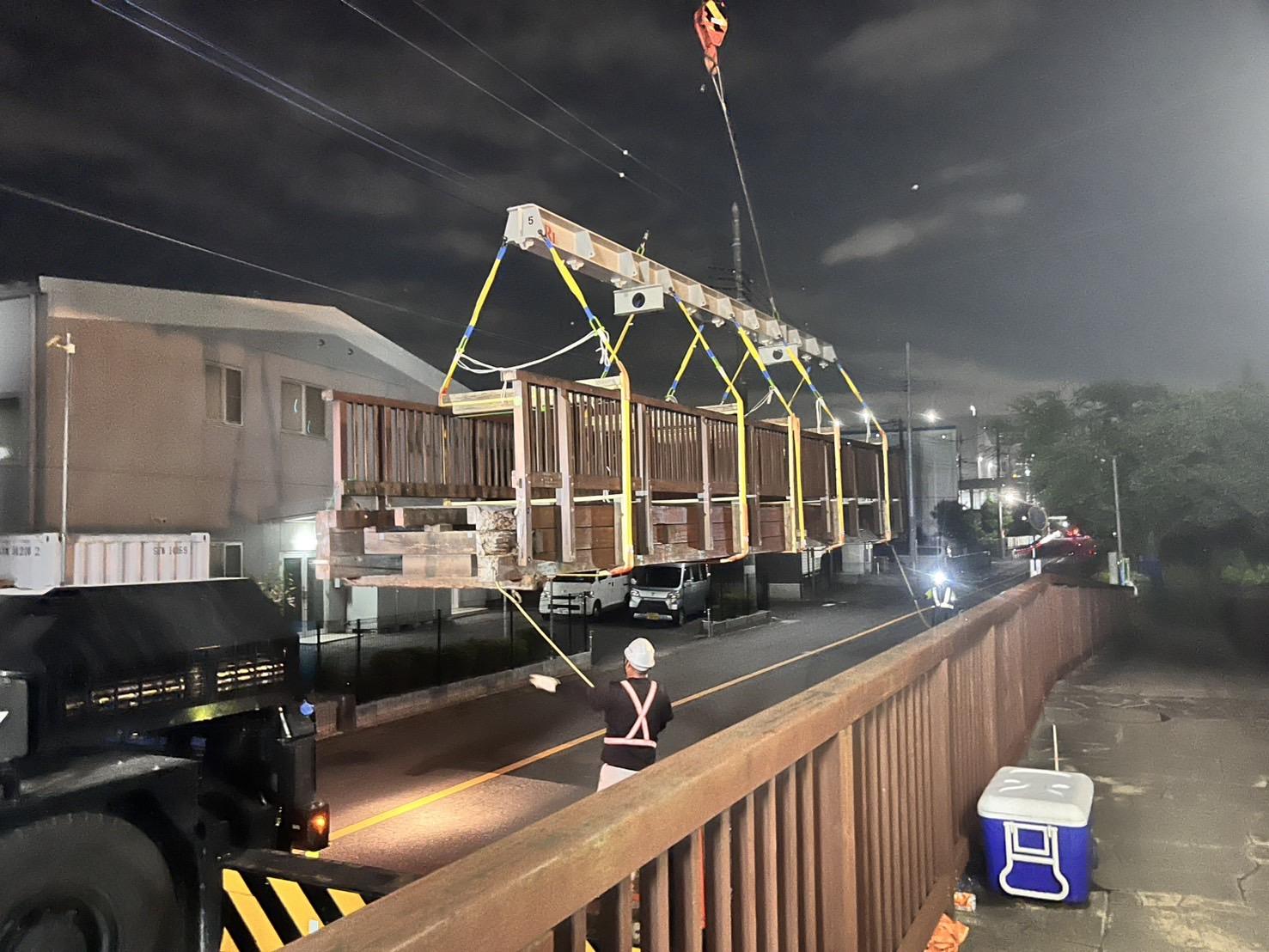 ものつくり大学は草加市との木橋リノベーション事業第2弾として「ふれあい橋」の修復に取り組む。完成は2025年10月を予定