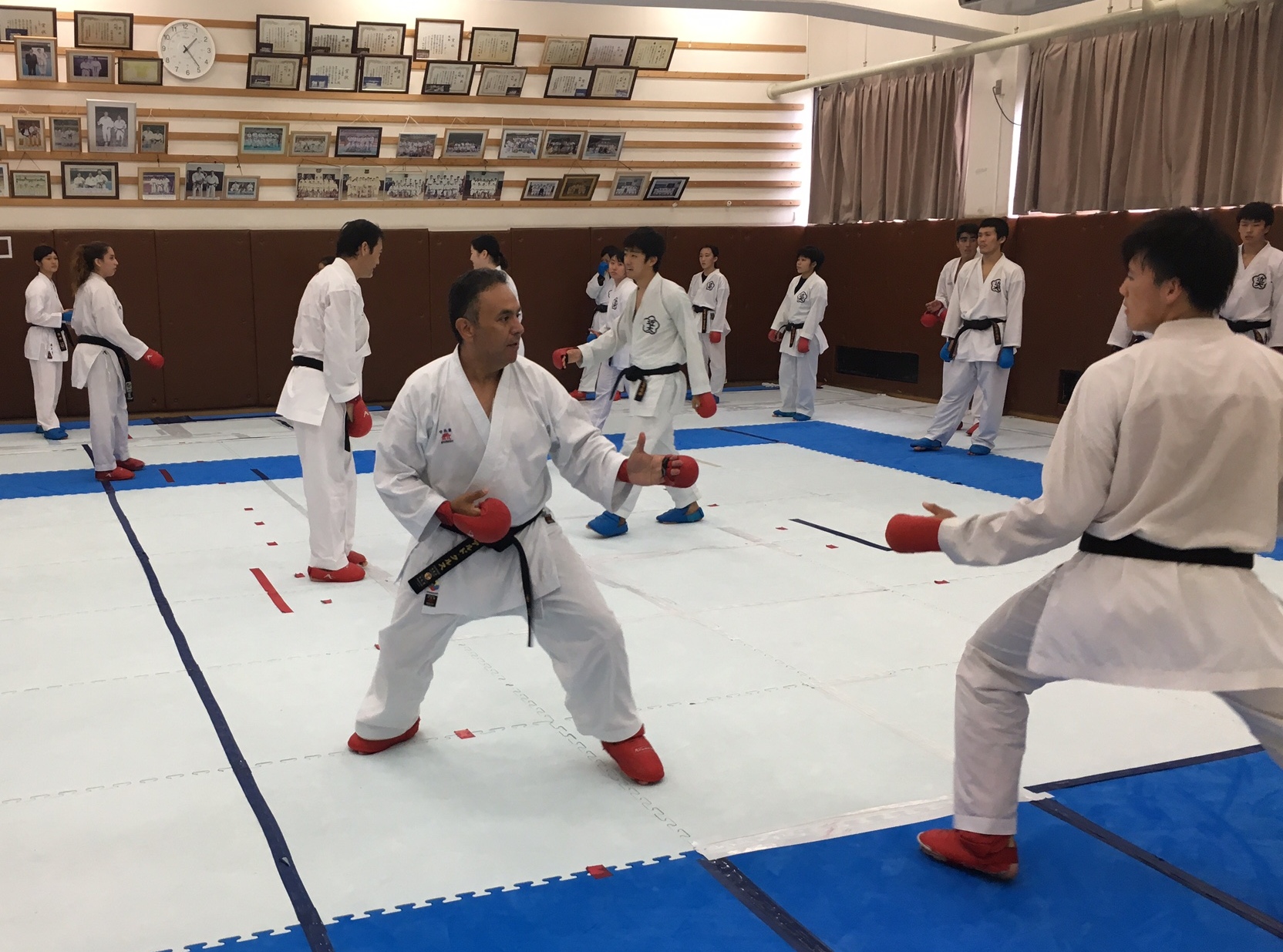 近畿大学体育会空手道部がメキシコナショナルチームとの合同練習を実施