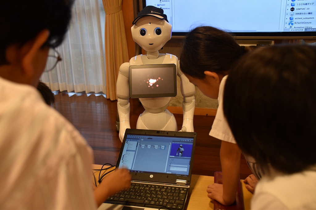 学校法人立命館とソフトバンクグループ株式会社が教育分野における包括連携協定を締結～「Pepper 社会貢献プログラム」で活用するプログラミング教材を共同で開発