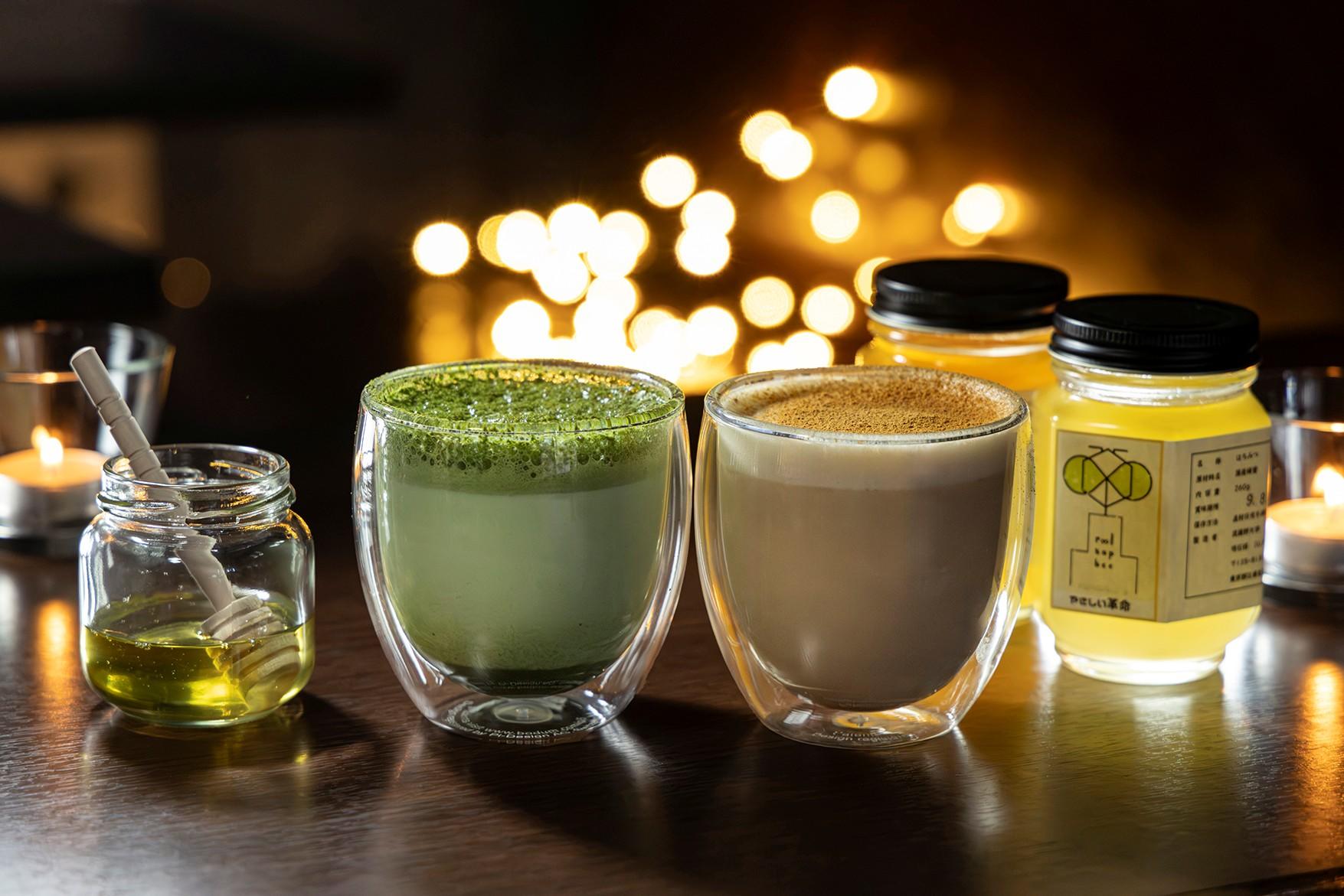 【武蔵野大学×ダブルツリーbyヒルトン東京有明】学生が有明キャンパス屋上で育てたはちみつ「やさしい革命」を使用した冬限定ラテ２種を「SAUS」「Brew33 Bar」にて12月１日（月）から期間限定で提供～「やさしい革命」も数量限定で販売～