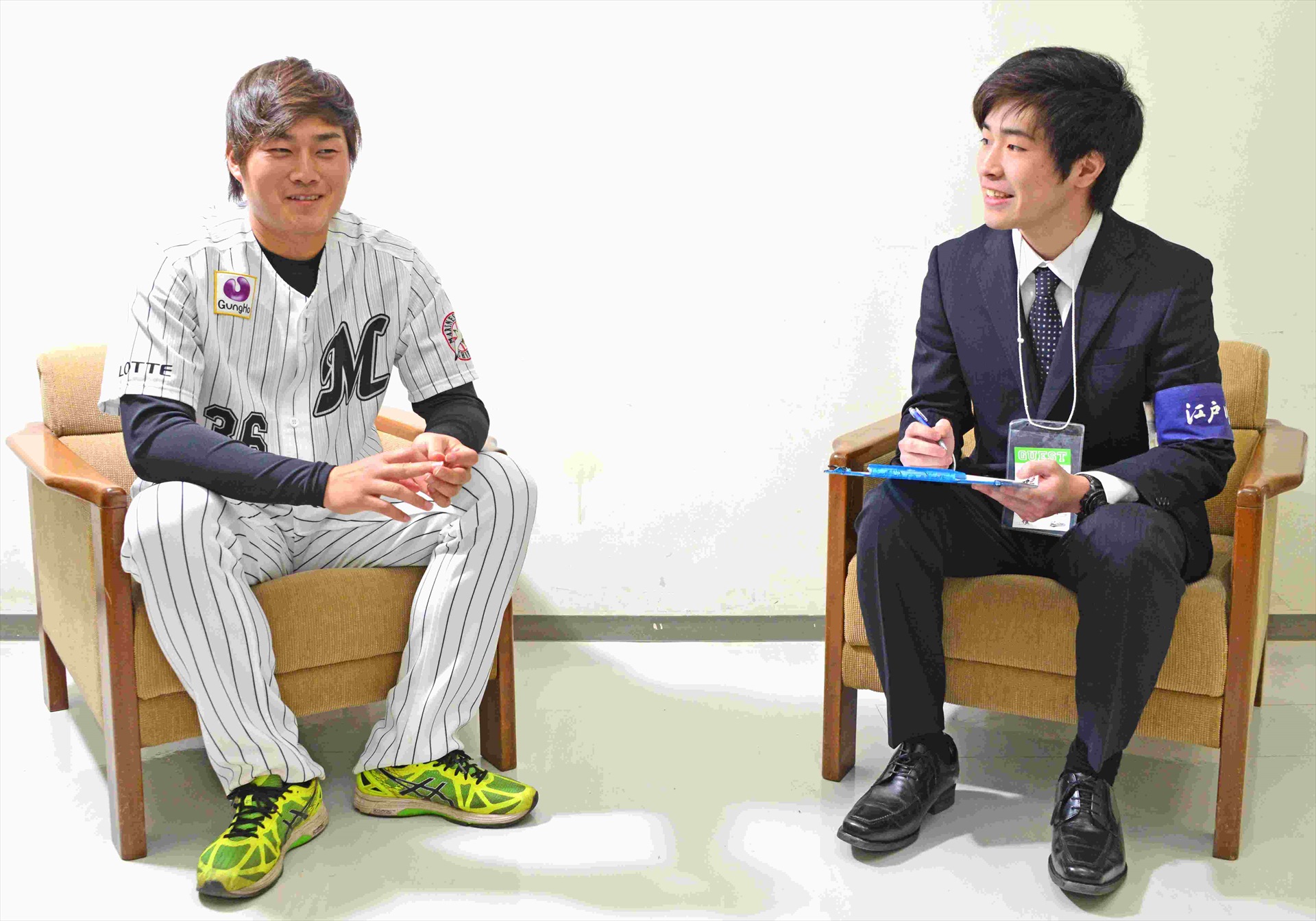 江戸川大学の学生が企画・取材・文を担当する連載企画を掲載したスポーツ雑誌『Yell Sports 千葉 第13号』（6-7月号）が発売 — 千葉ロッテマリーンズの有吉優樹投手を取材