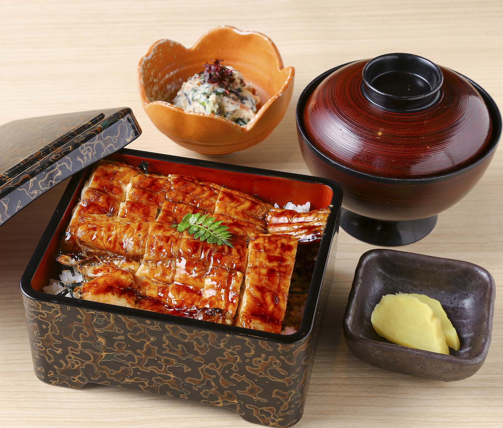 土用の丑の日に「近大発ナマズ」を提供 — 近畿大学