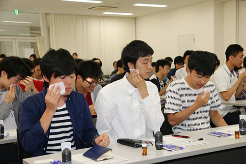 就活における身だしなみについて正しい知識とケア方法を学ぶ、マンダム「男の就活身だしなみセミナー」を開催 — 大阪電気通信大学