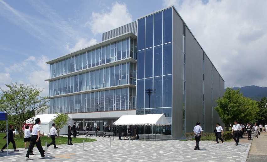 びわこ成蹊スポーツ大学が中央棟竣工式ならびに完成記念シンポジウムを開催 — シンポジウムにはリオ五輪金メダリストの登坂絵莉選手も登壇