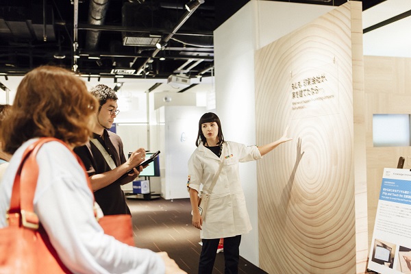 海外からの留学生が日本でインターンシップを体験 — 3年目の海外留学生グローバルインターンシップに過去最多の51人が参加 — 関西外国語大学