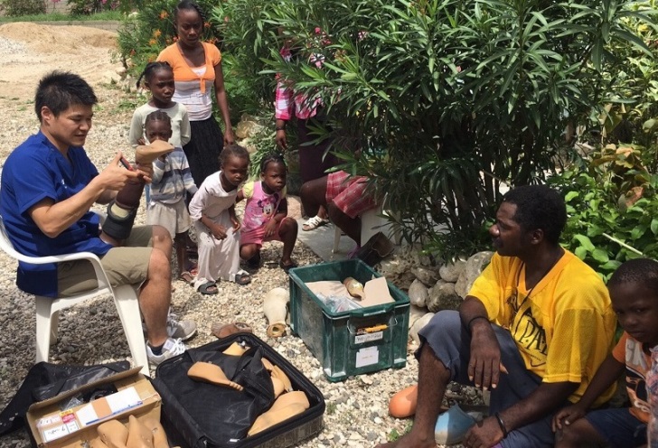 広島国際大学の学生が、神戸医療福祉専門学校の生徒と中古義肢の合同メンテナンスを実施 — 『義肢パーツ再生』プロジェクト