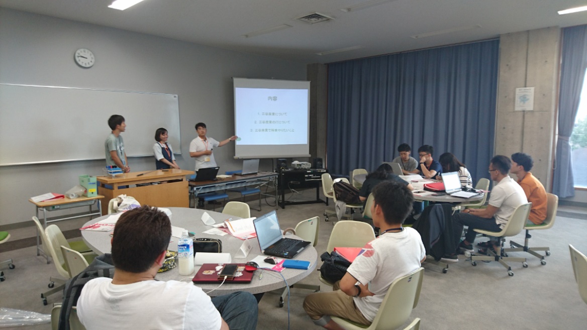 金沢工業大学の学生と越日工業大学の学生がペア（バディ制度）でインターンシップを行う