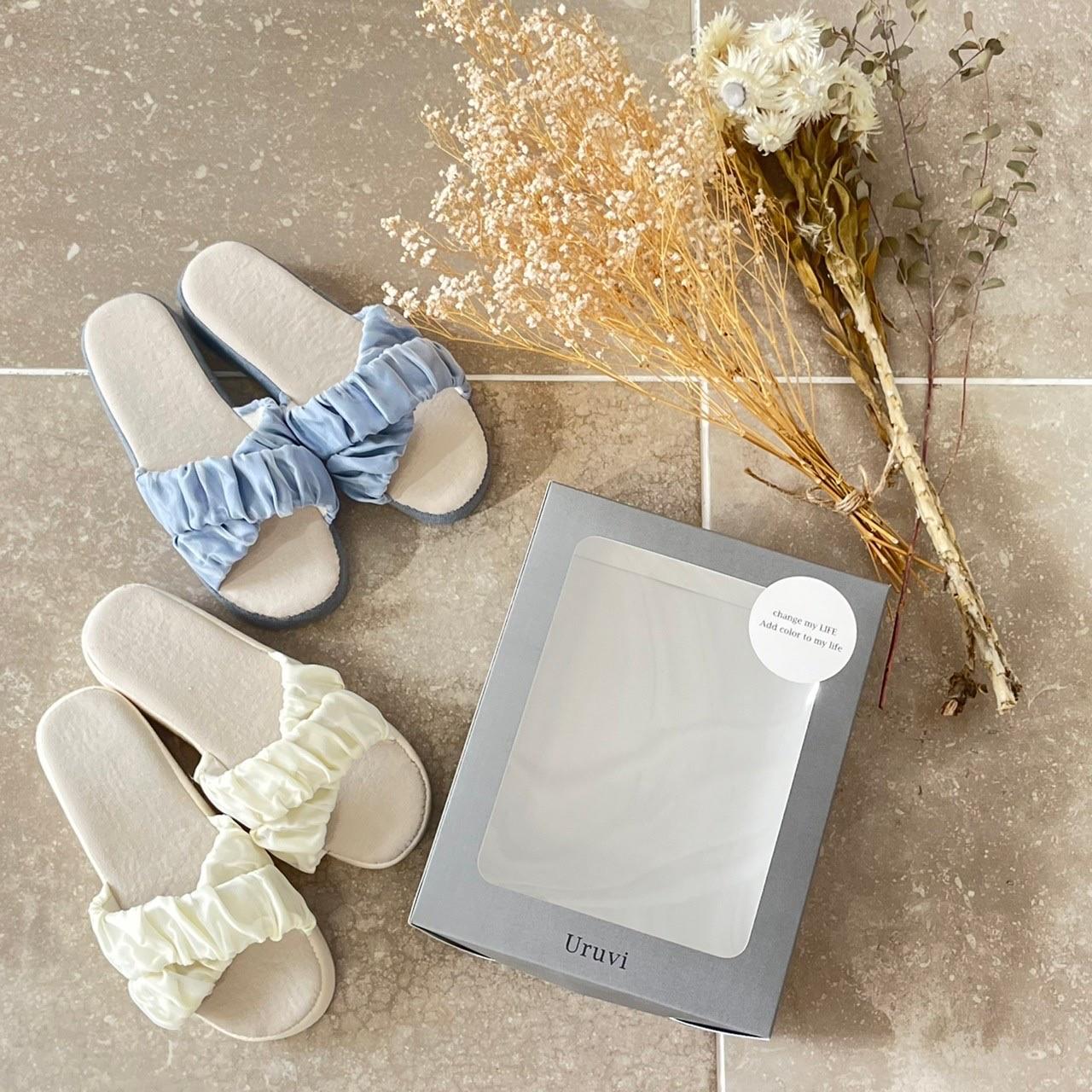 ◆忙しい日々の”ながら”足裏ケアスリッパ『Ｕｒｕｖｉ』を開発◆ 今、若者はスリッパを履かない？！関西大学商学部・飴野仁子ゼミによる産学連携企画～ 4月12日（水）からオンラインショップにて販売開始～